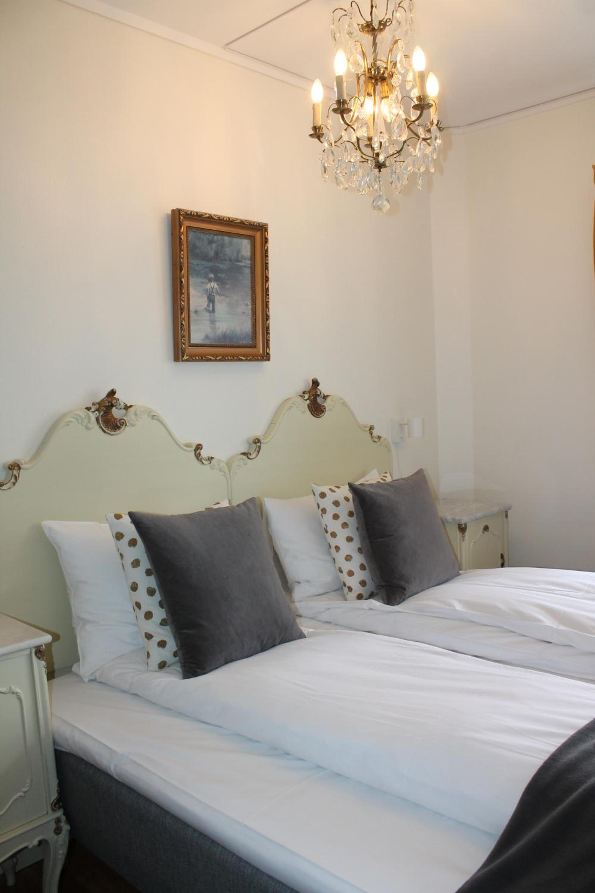 Deluxe Double or Twin Room with City View - Photo 1