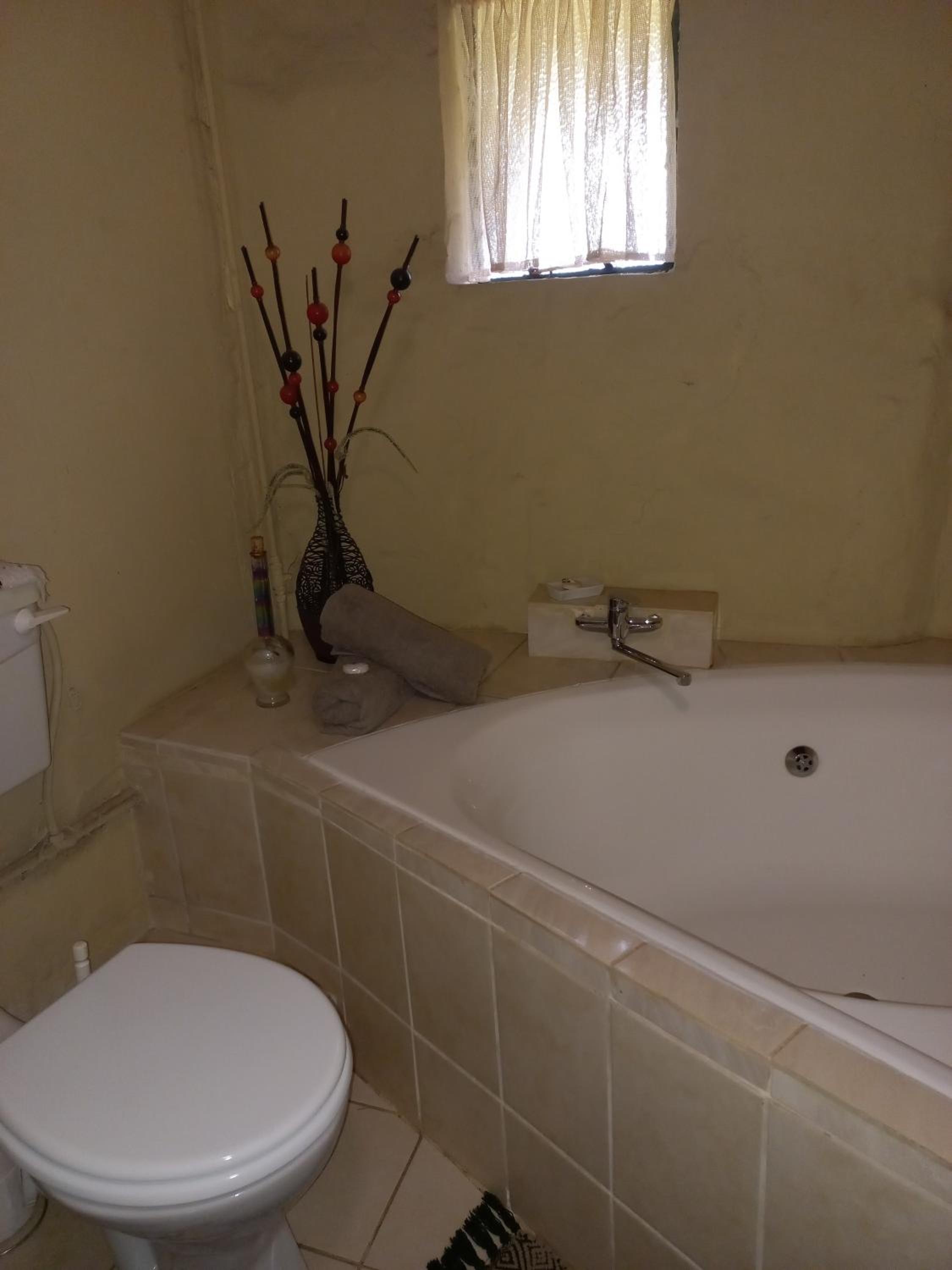 Standard Queen Room - Photo 4