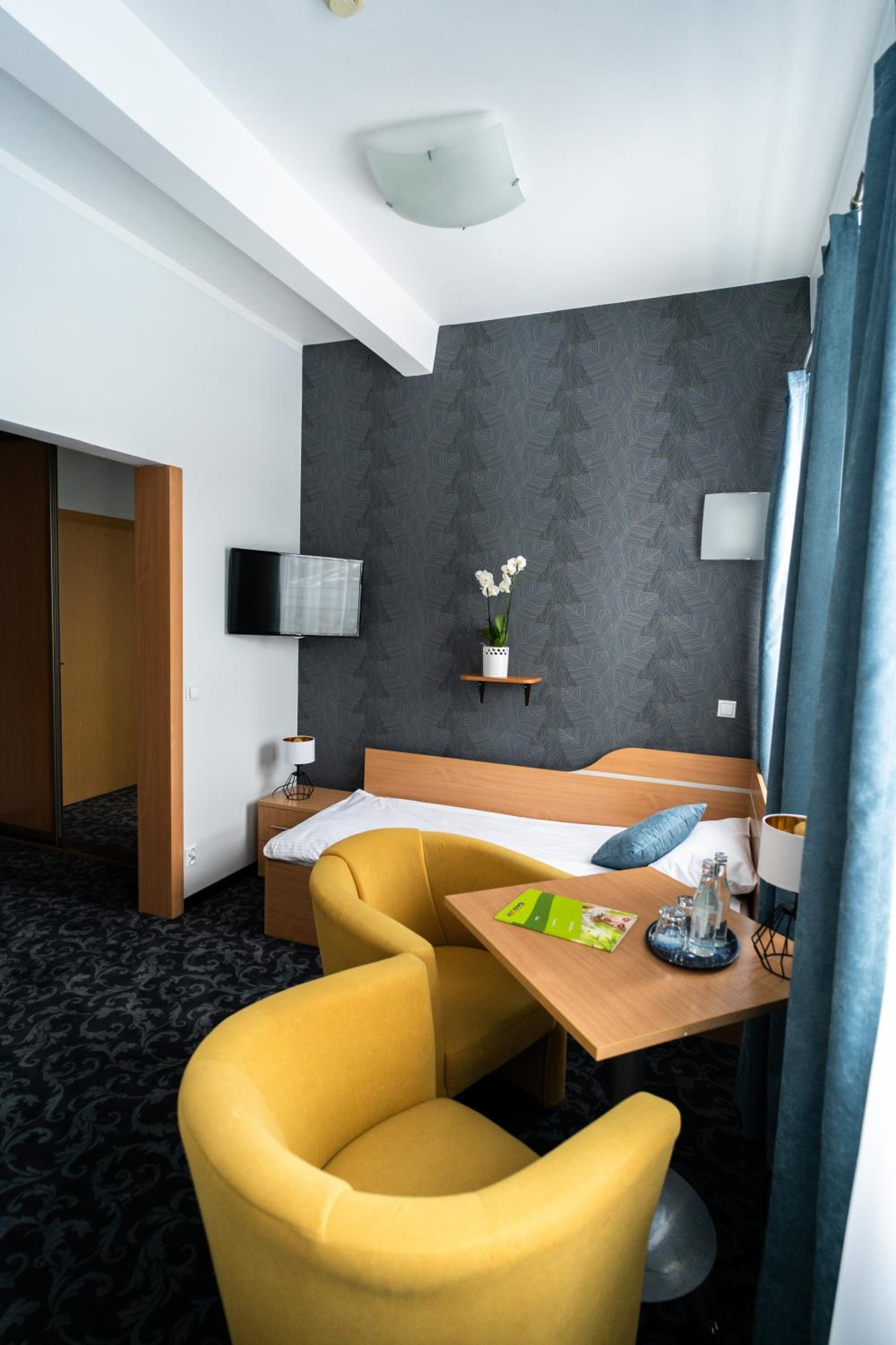 Double or Twin Room - Photo 1