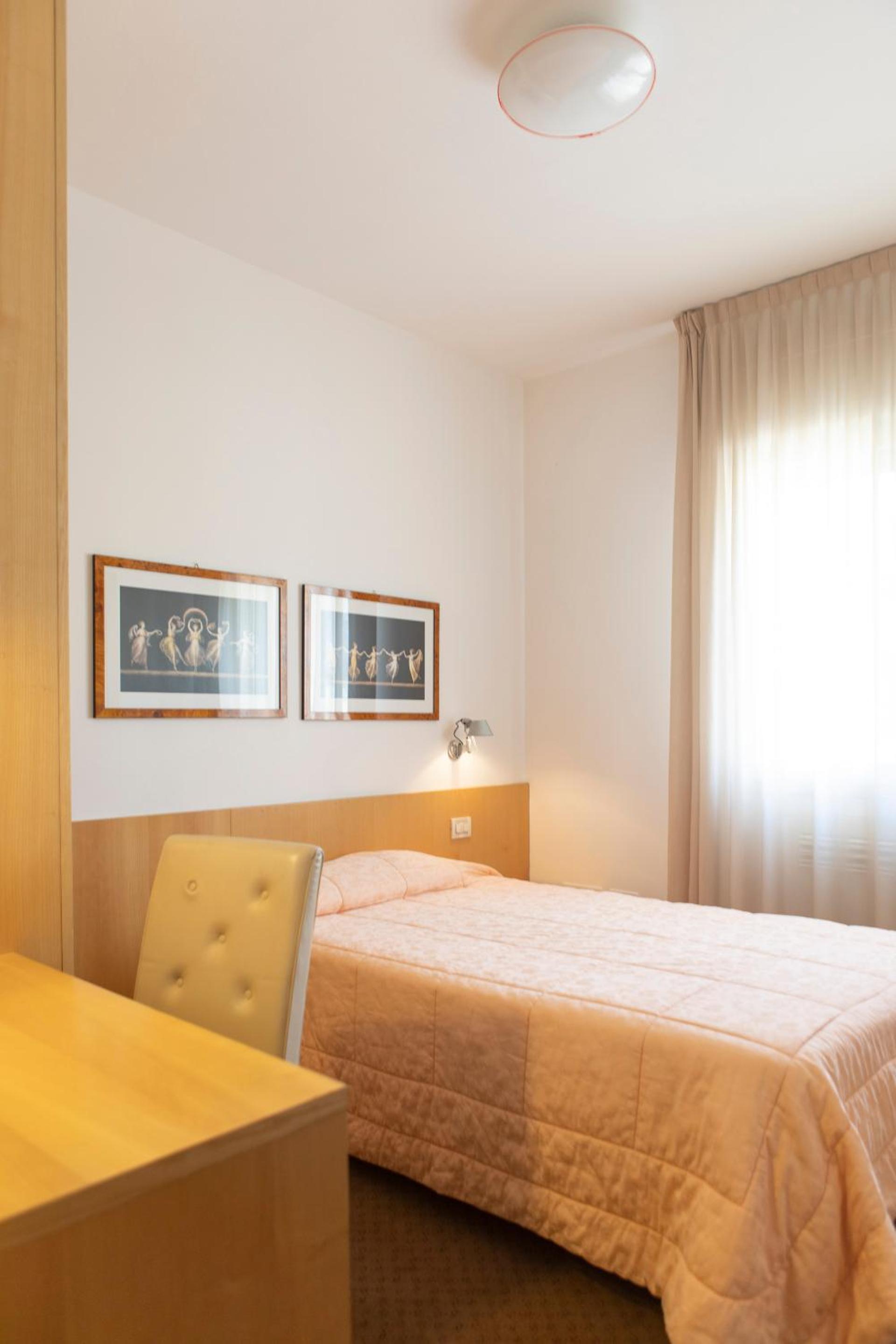 Single Room photo 1