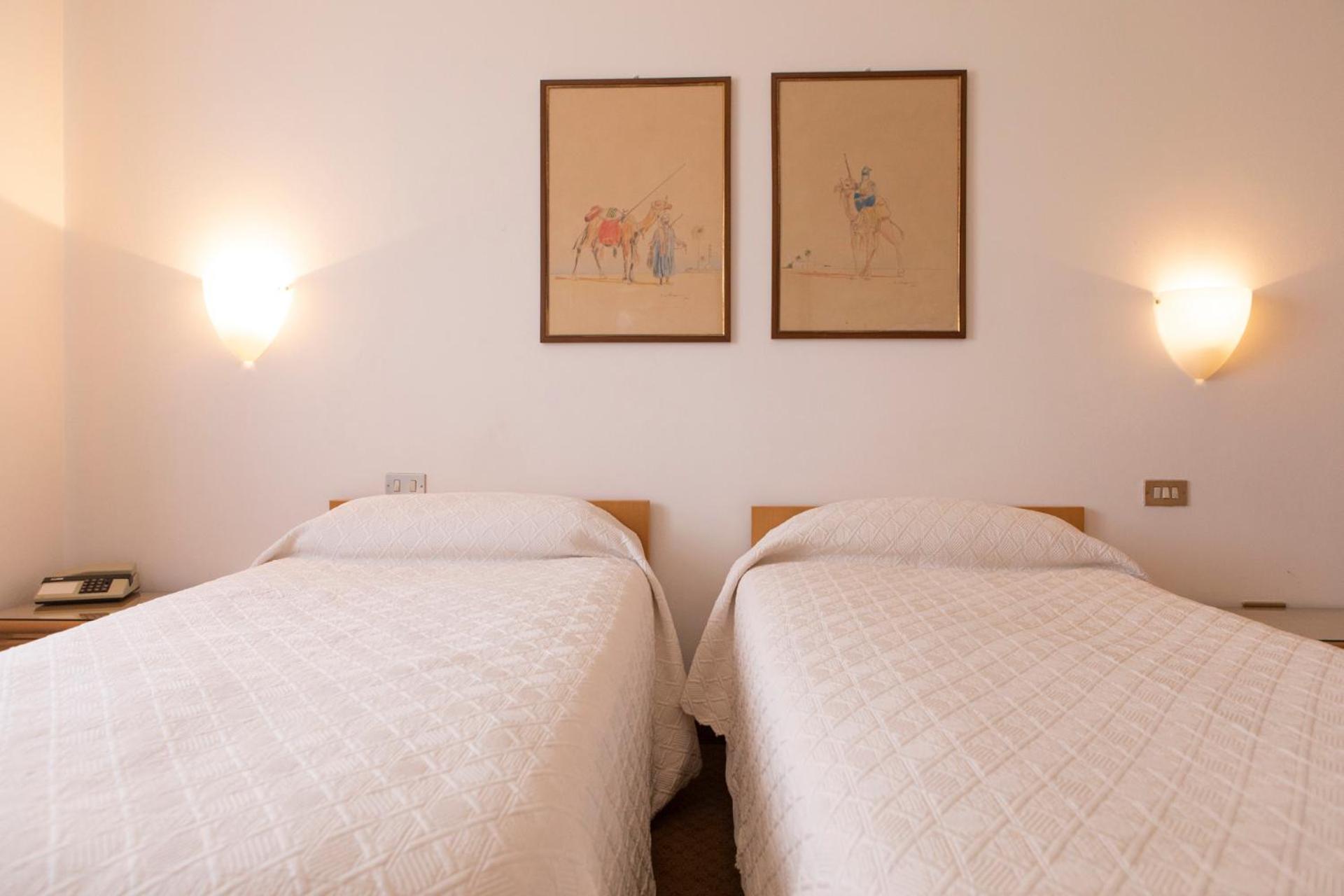 Double or Twin Room photo 2