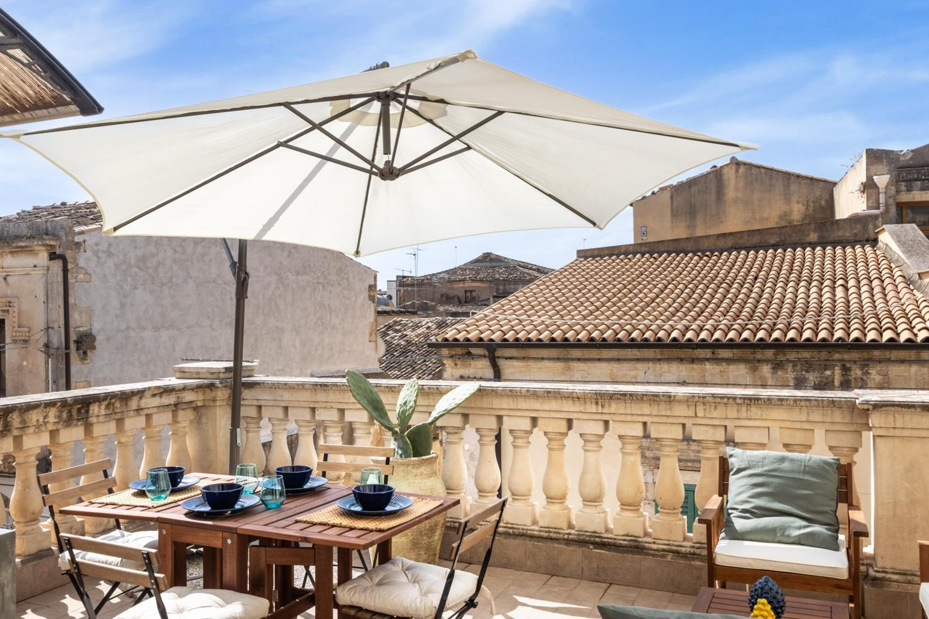 Apartment with Terrace photo 3