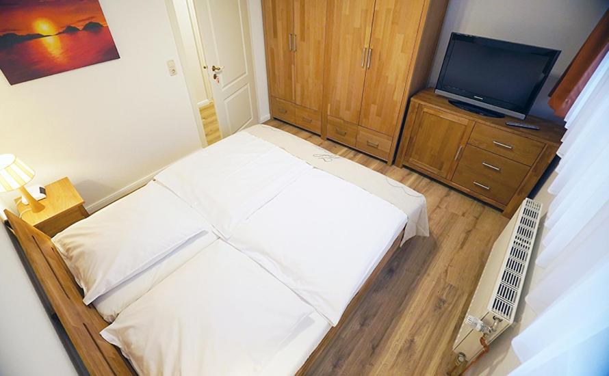 Triple Room - Photo 14