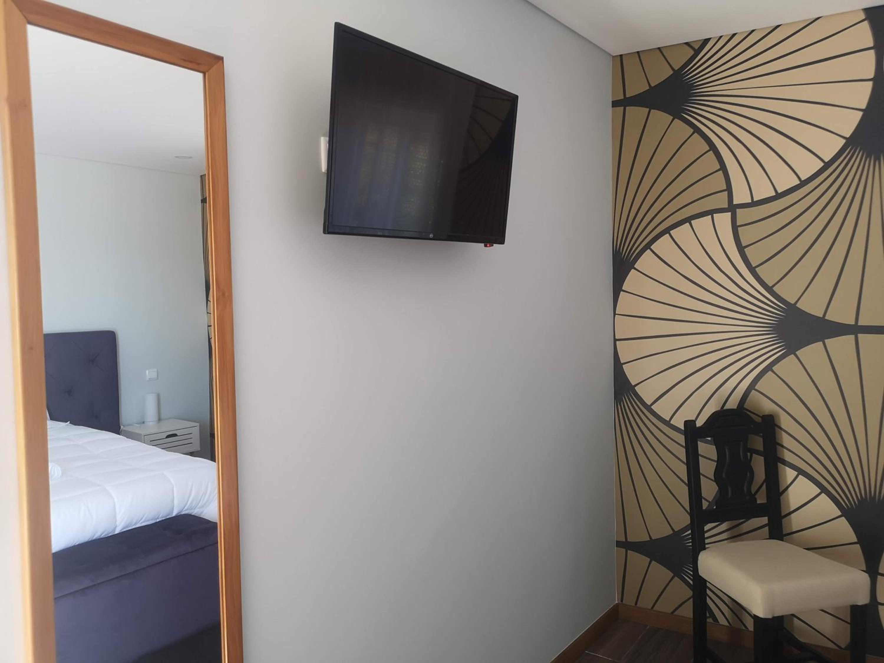 Suite with Mountain View - Photo 19