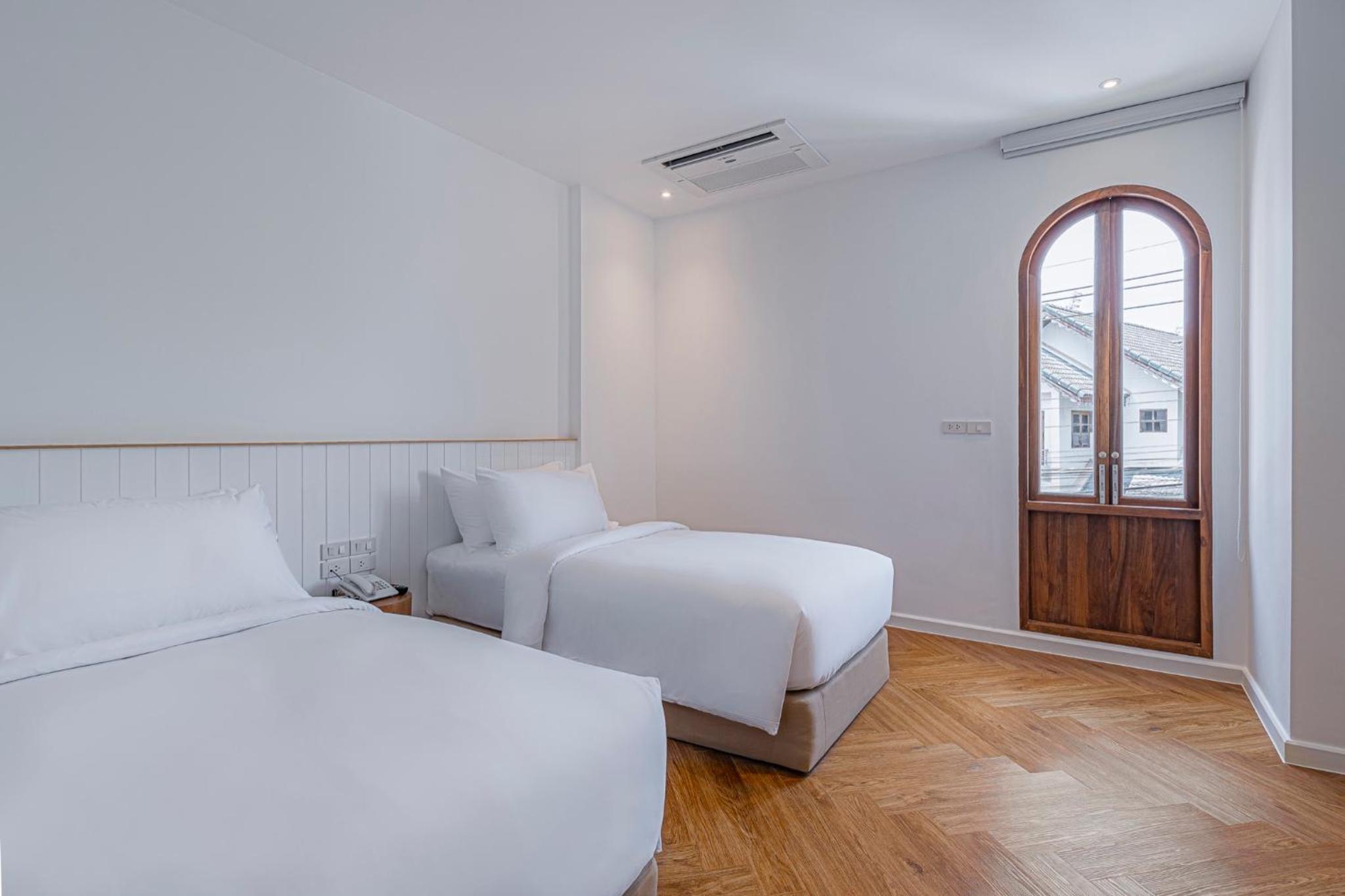 Twin Room - Photo 5