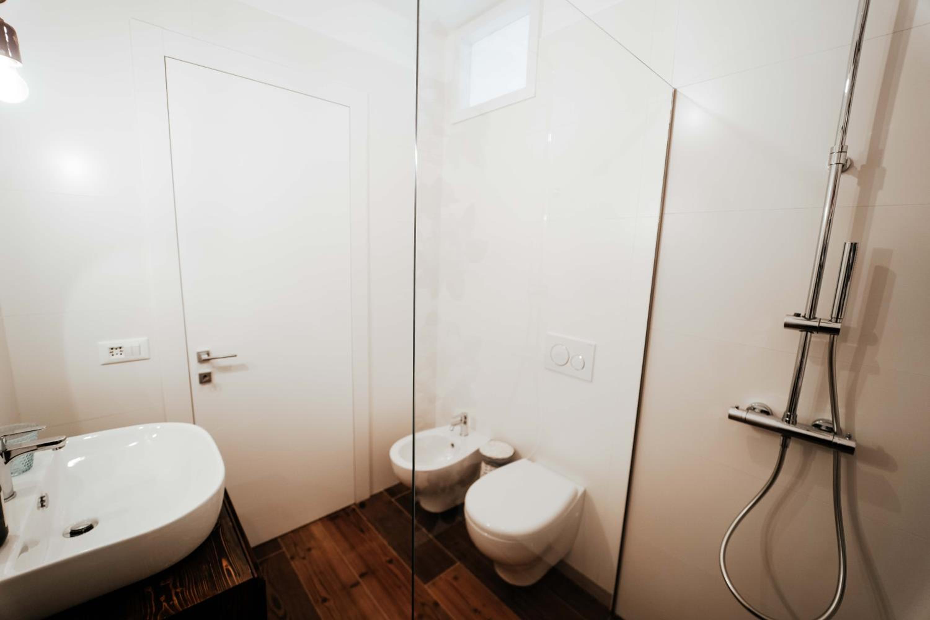 Quadruple Room with Private Bathroom photo 2