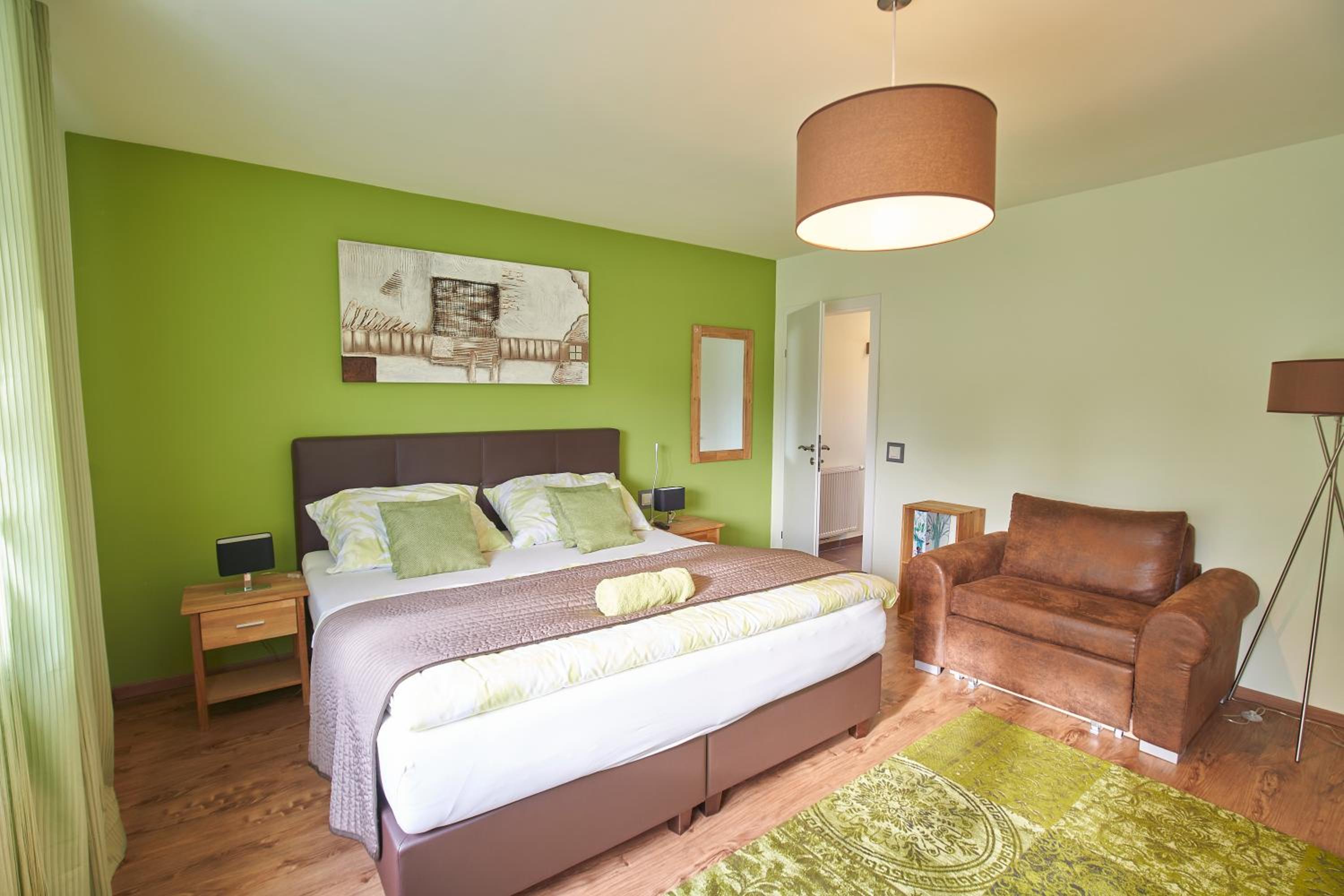Deluxe Double Room (2 Adults + 1 Child) photo 3