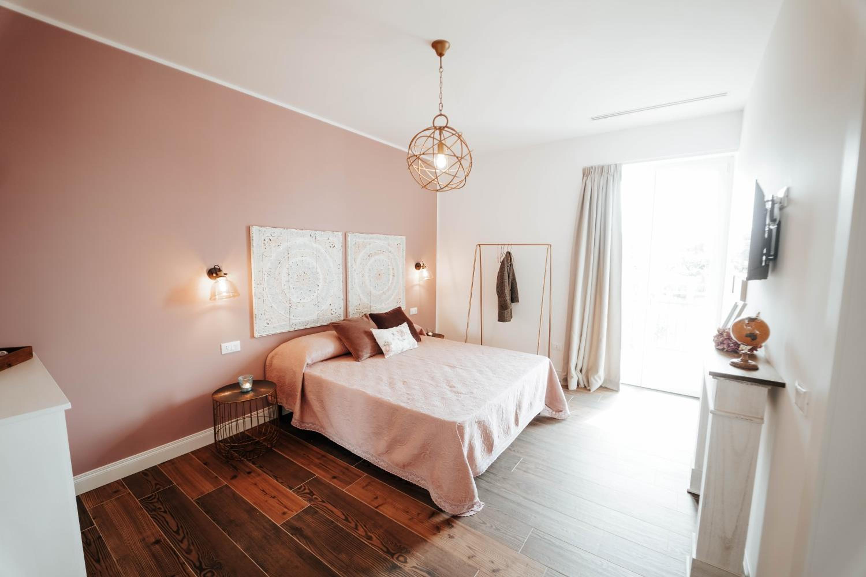 Large Double Room photo 1