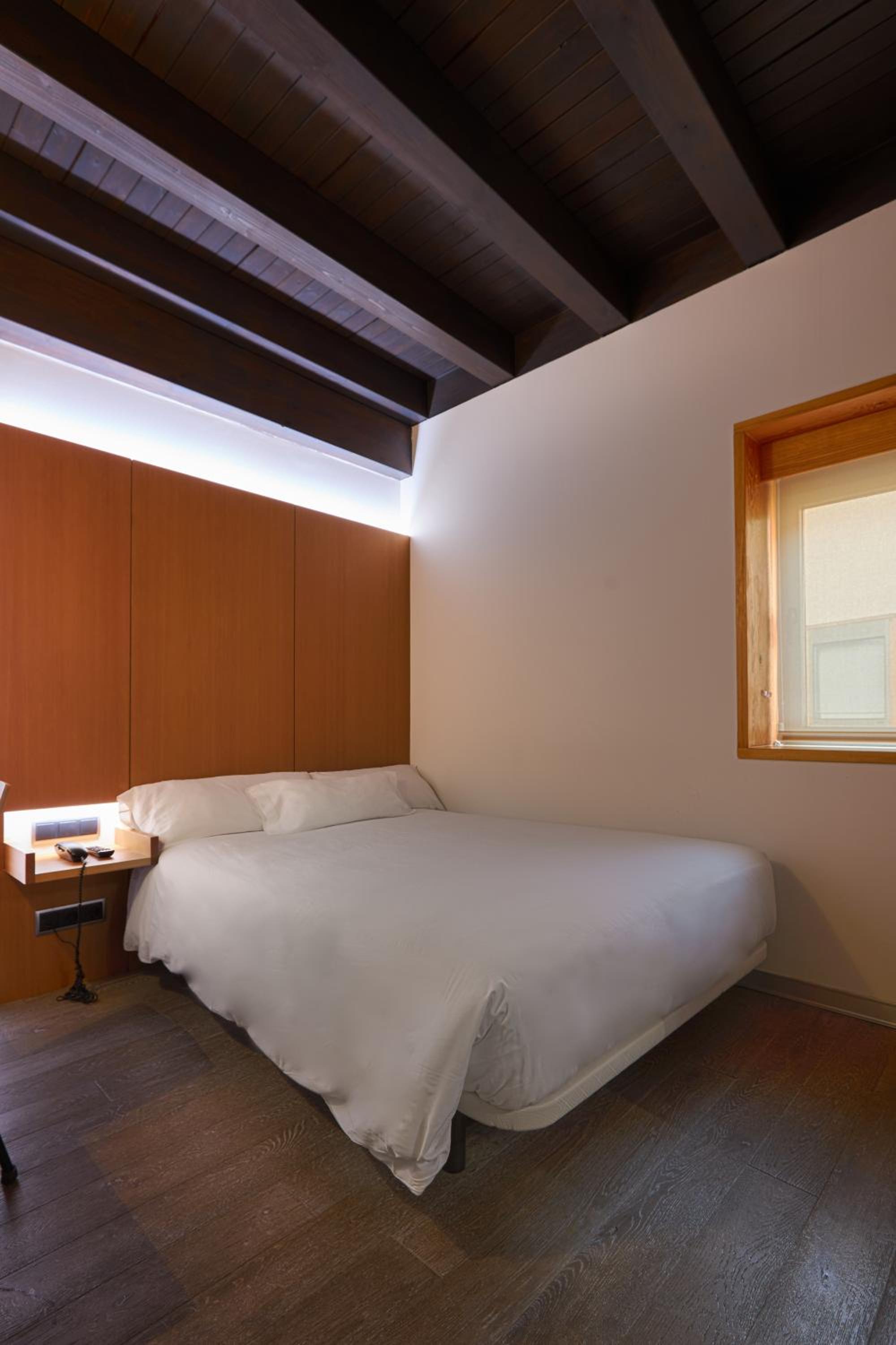 Budget Double Room photo 3
