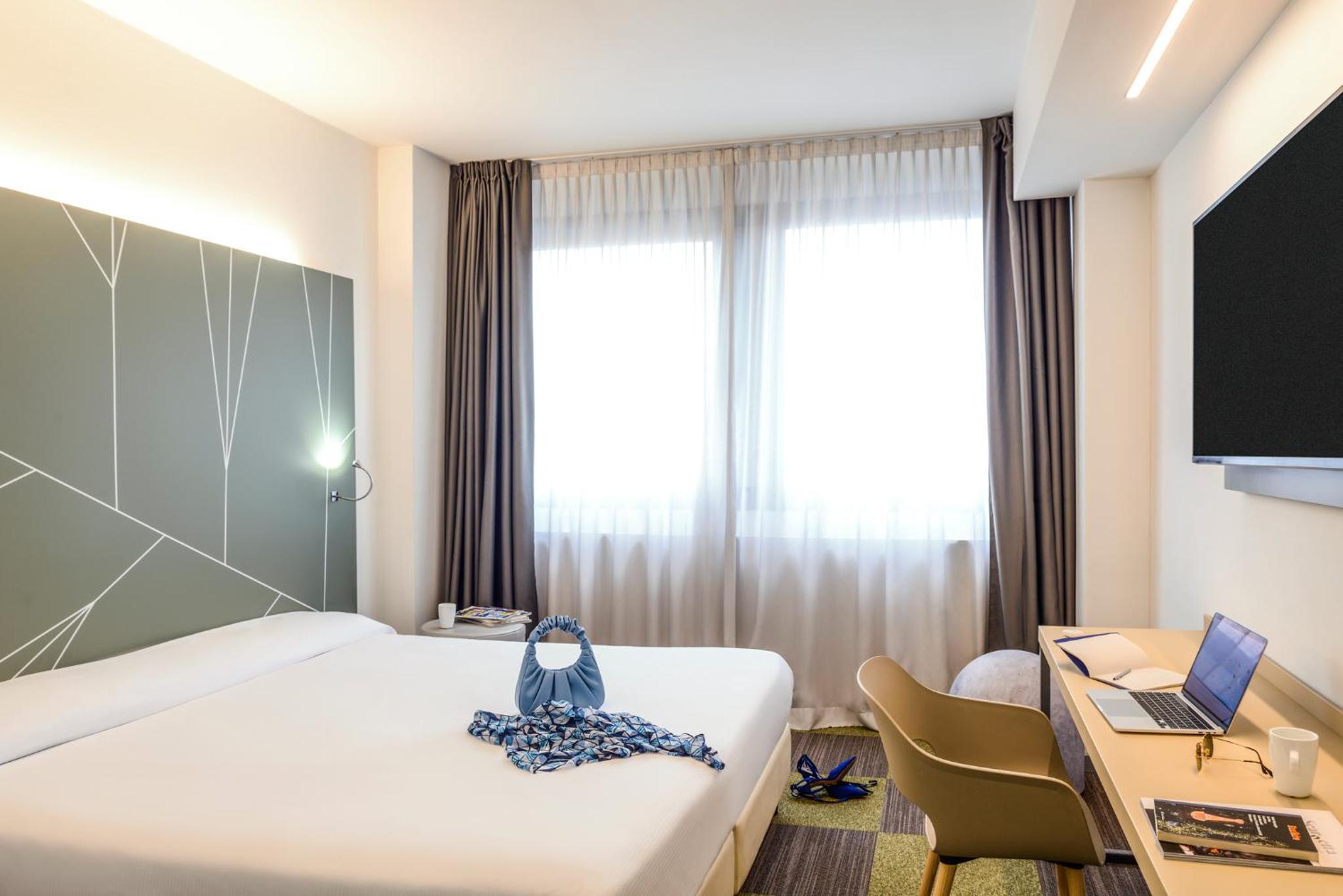 Standard Double or Twin Room - Photo 1