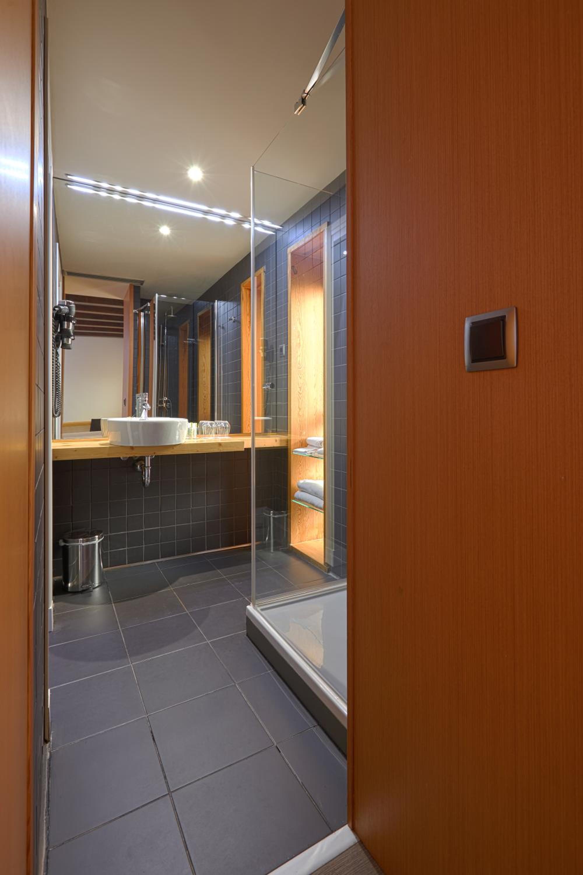 Standard Double or Twin Room photo 2