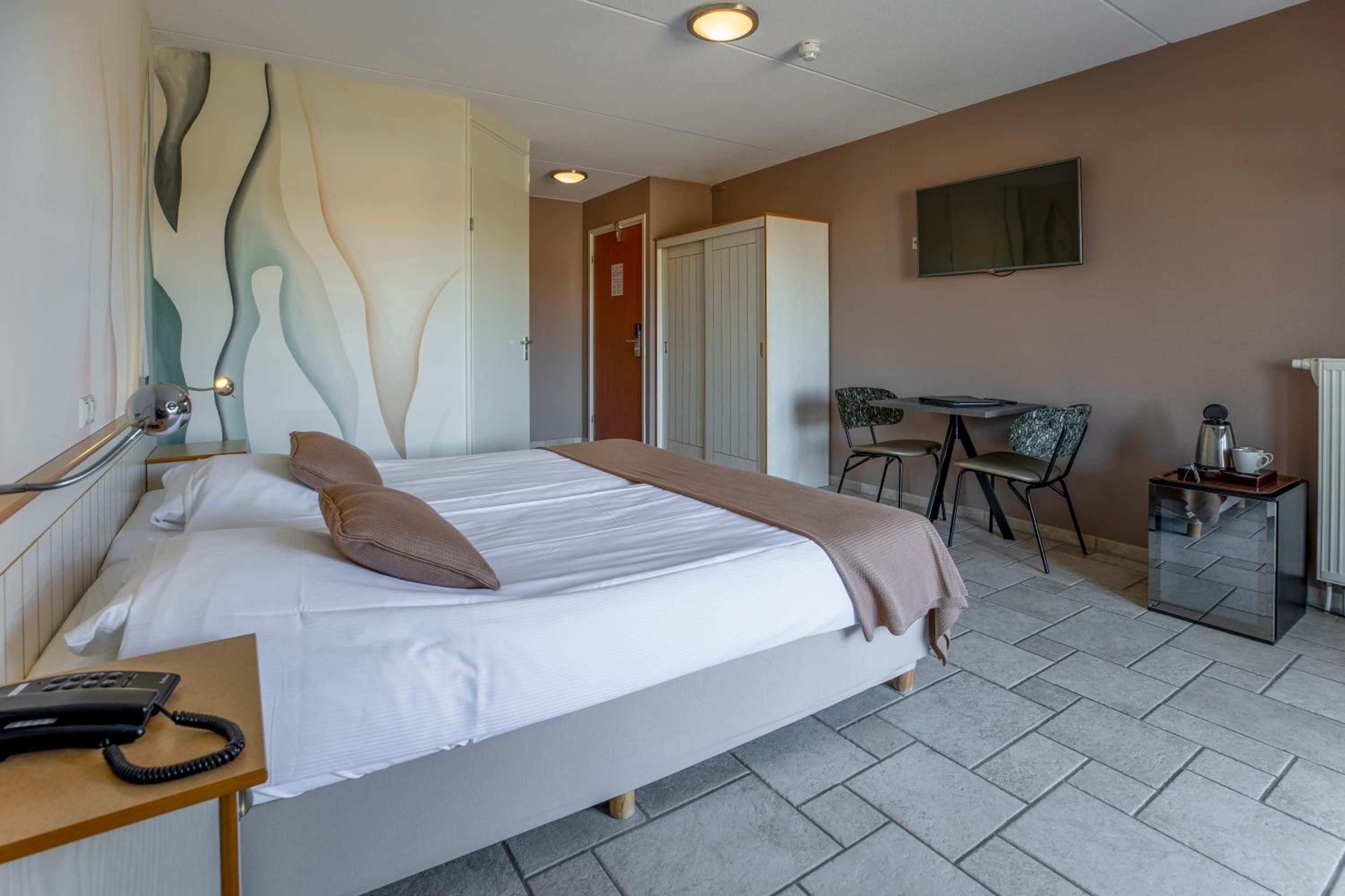 Double Room with Bath photo 1