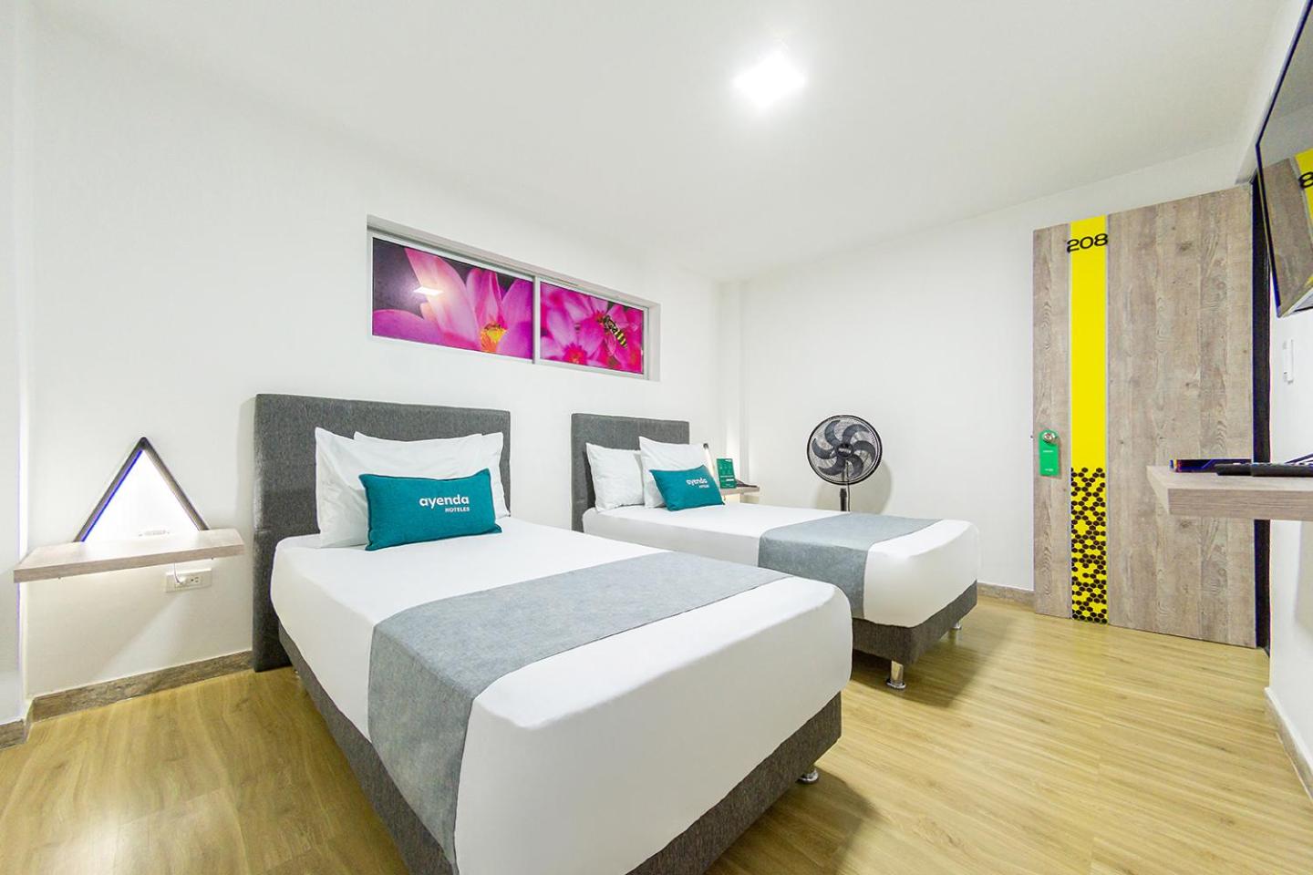 Economy Twin Room photo 1