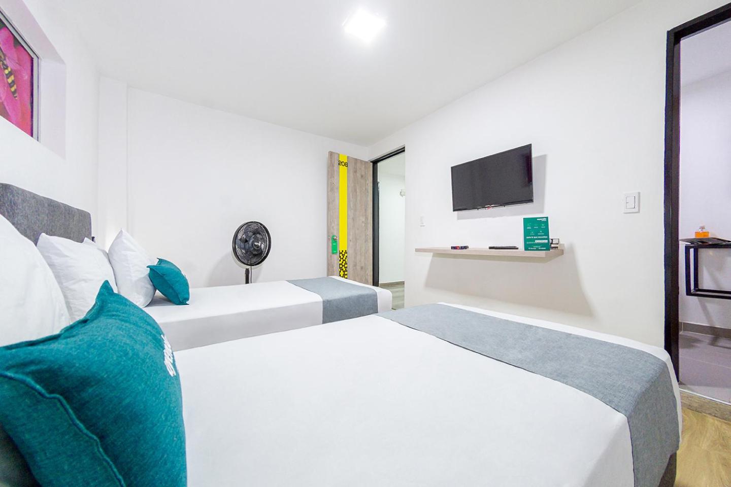 Economy Twin Room photo 3