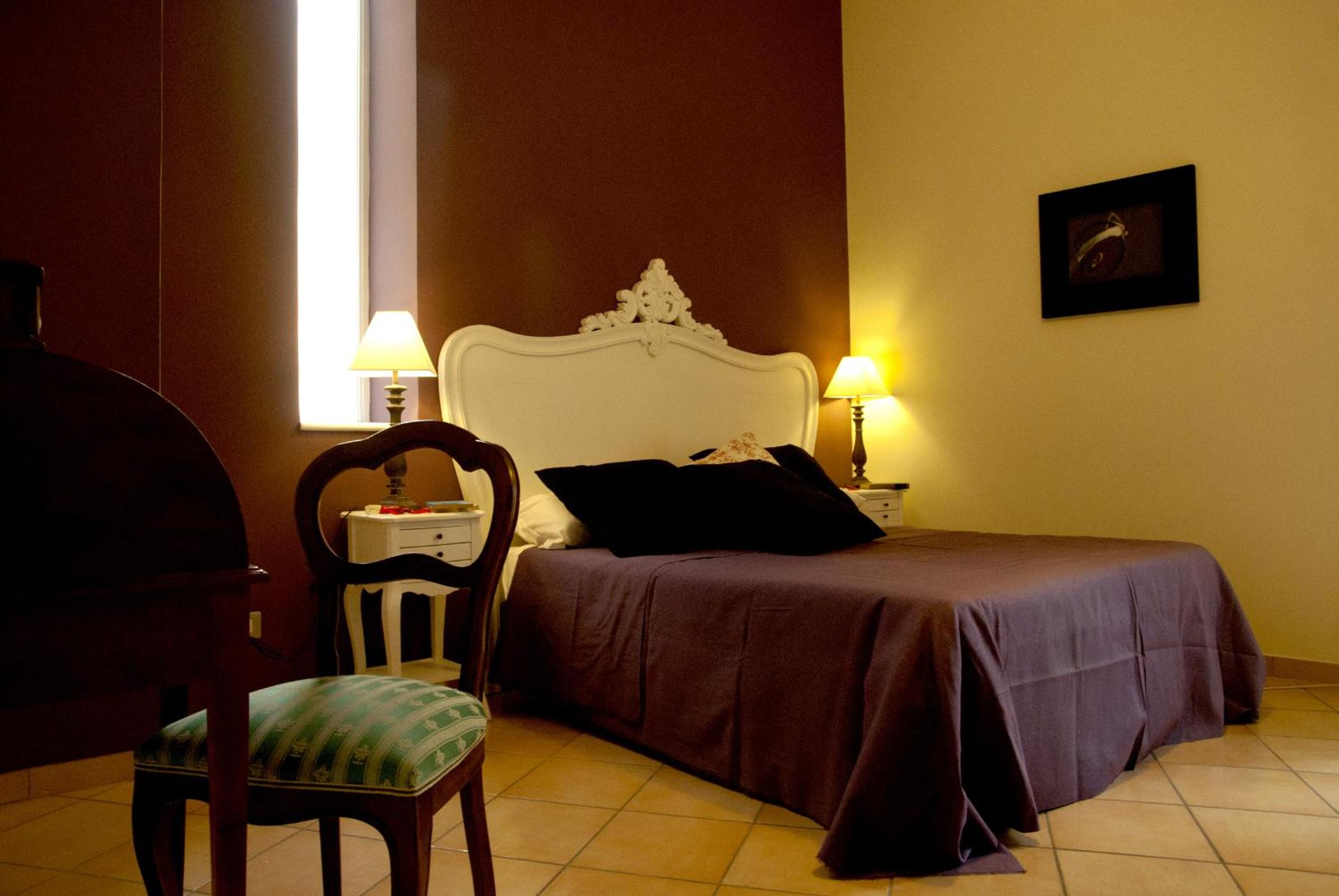 Double Room with Private External Bathroom - Photo 1