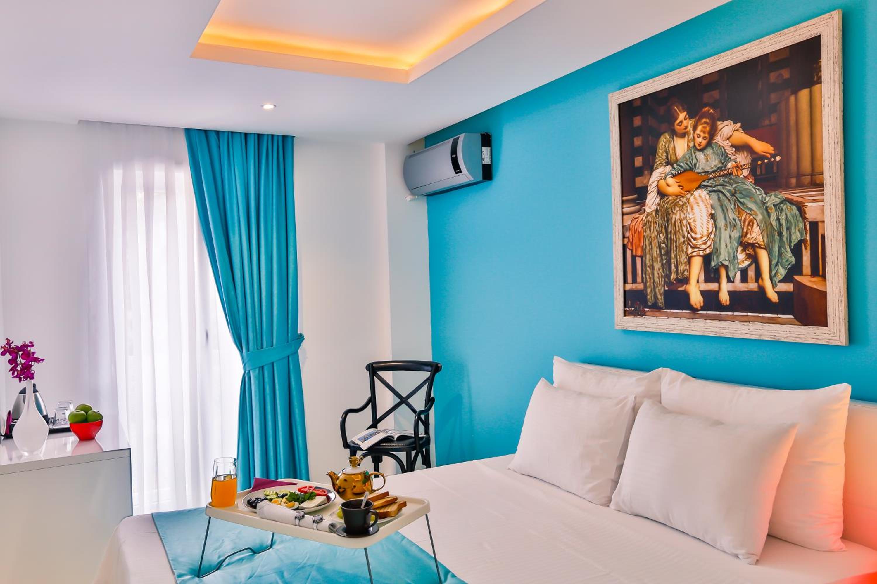 Honeymoon Suite photo 1