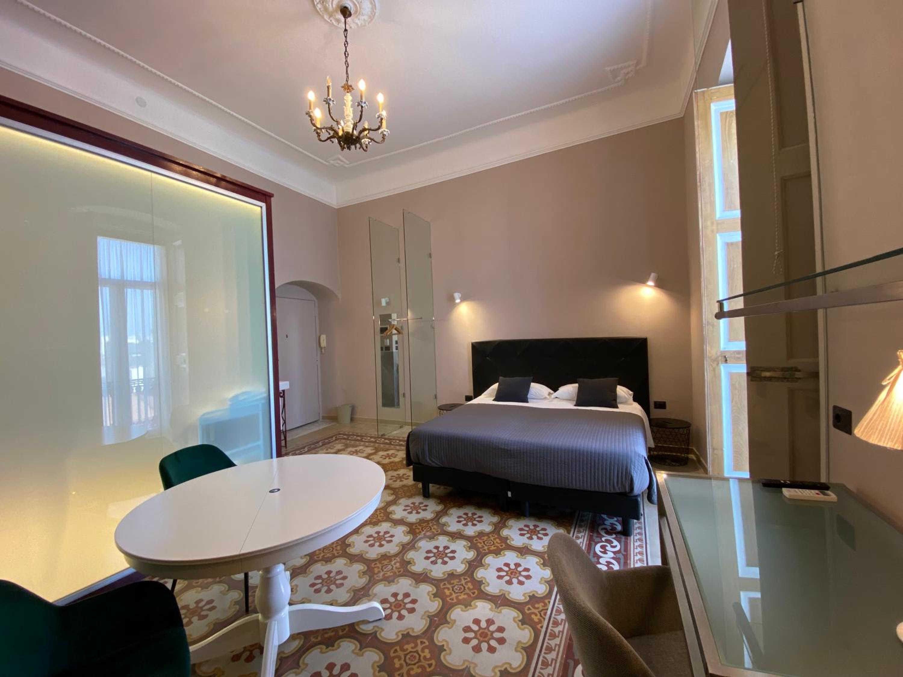 Deluxe Double or Twin Room - Photo 3