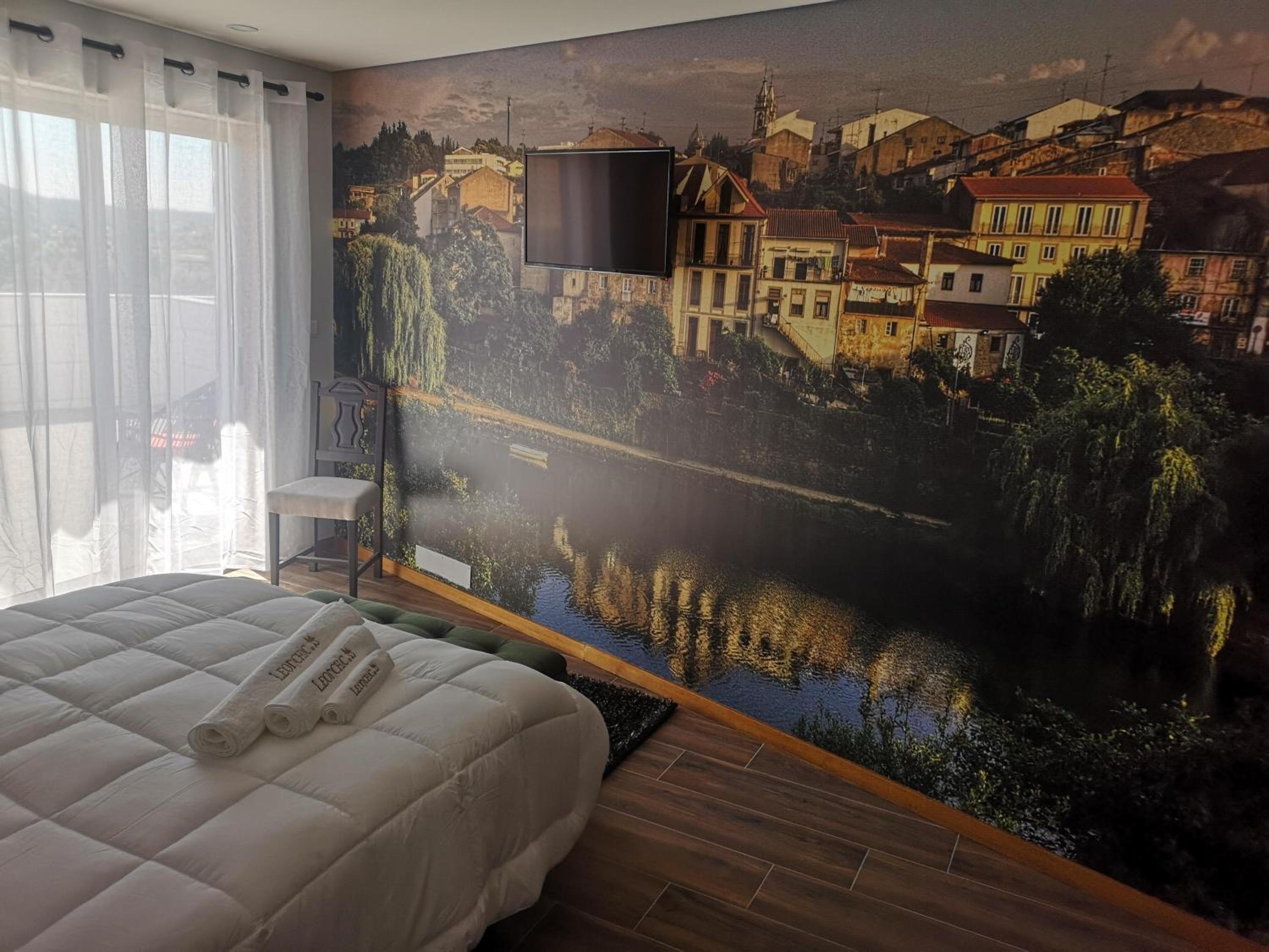 One-Bedroom Suite - Photo 11