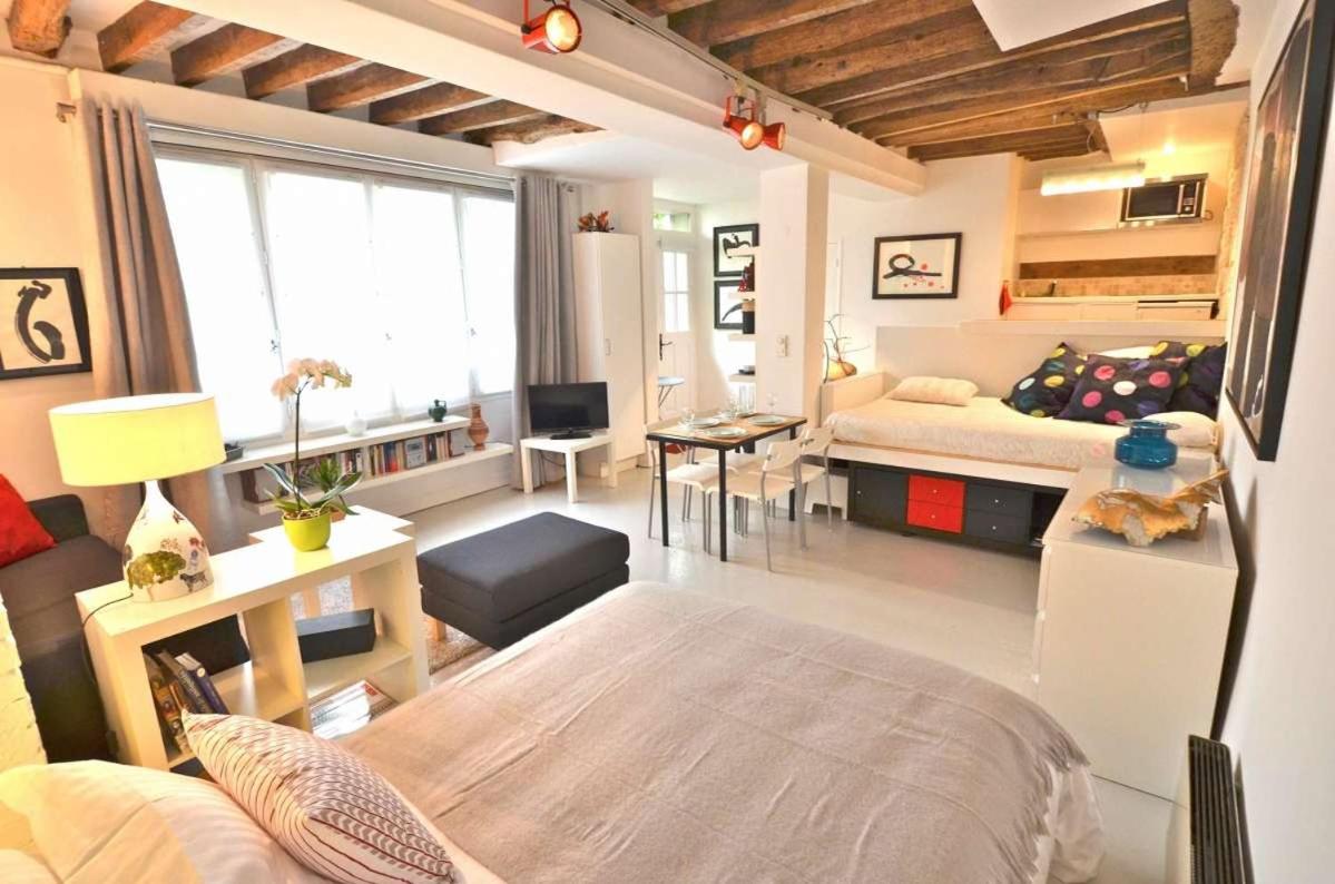 Studio Apartment photo 2