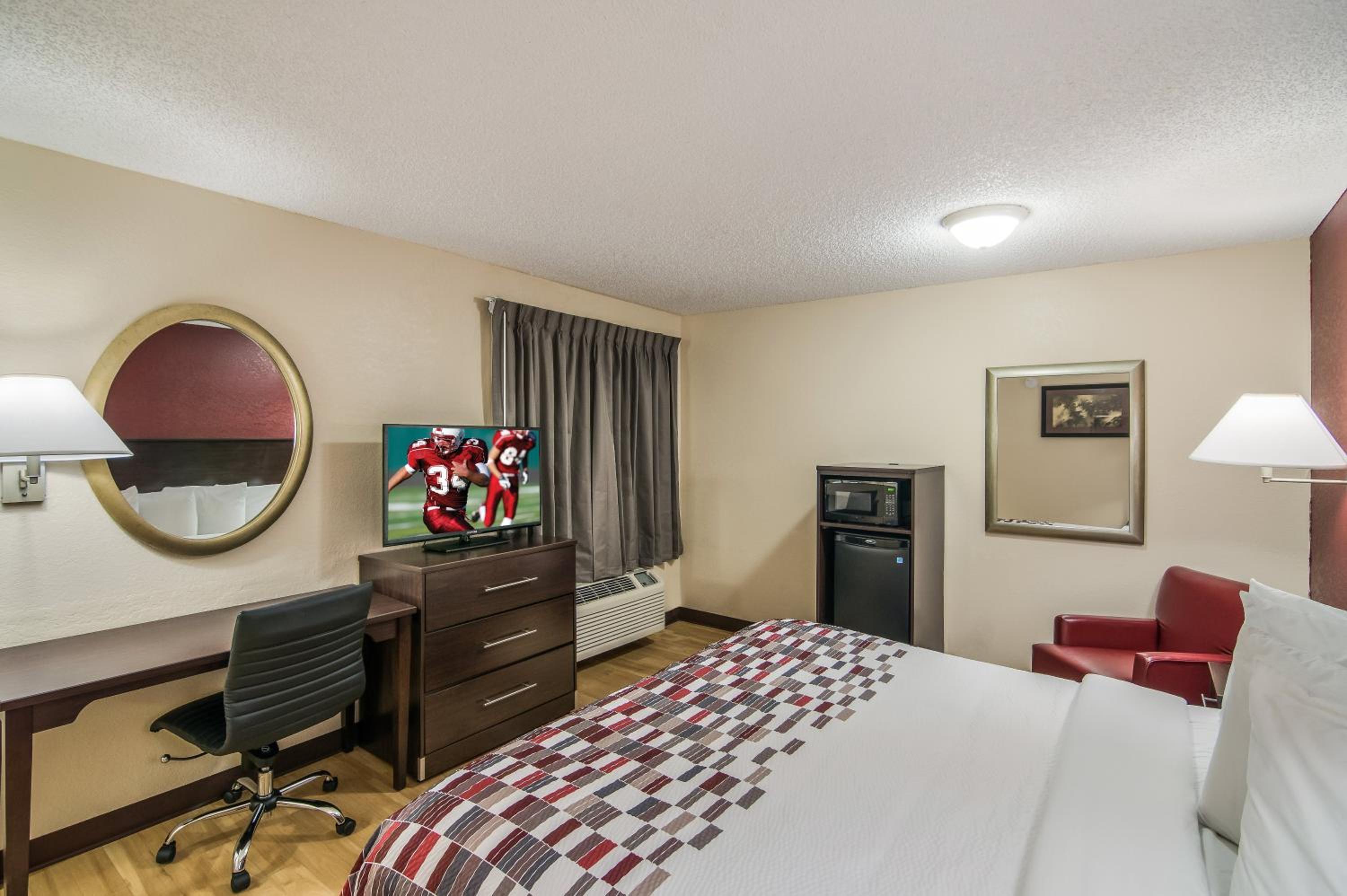 Deluxe King Room Non-Smoking - Photo 3
