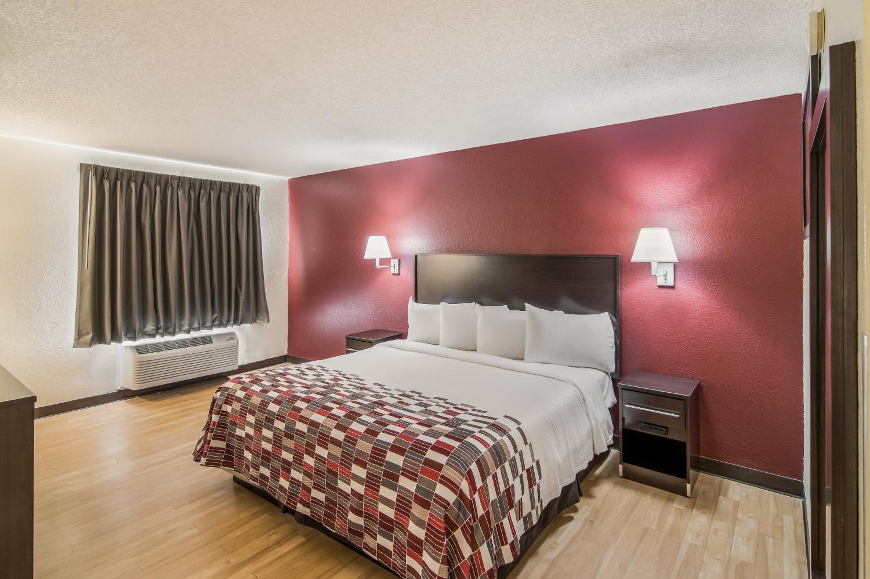 Suite King Room Non-Smoking - Photo 1