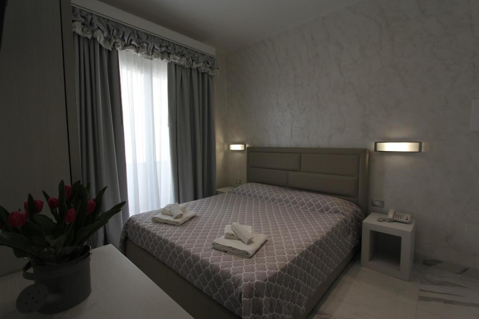 Standard Double Room - Photo 1