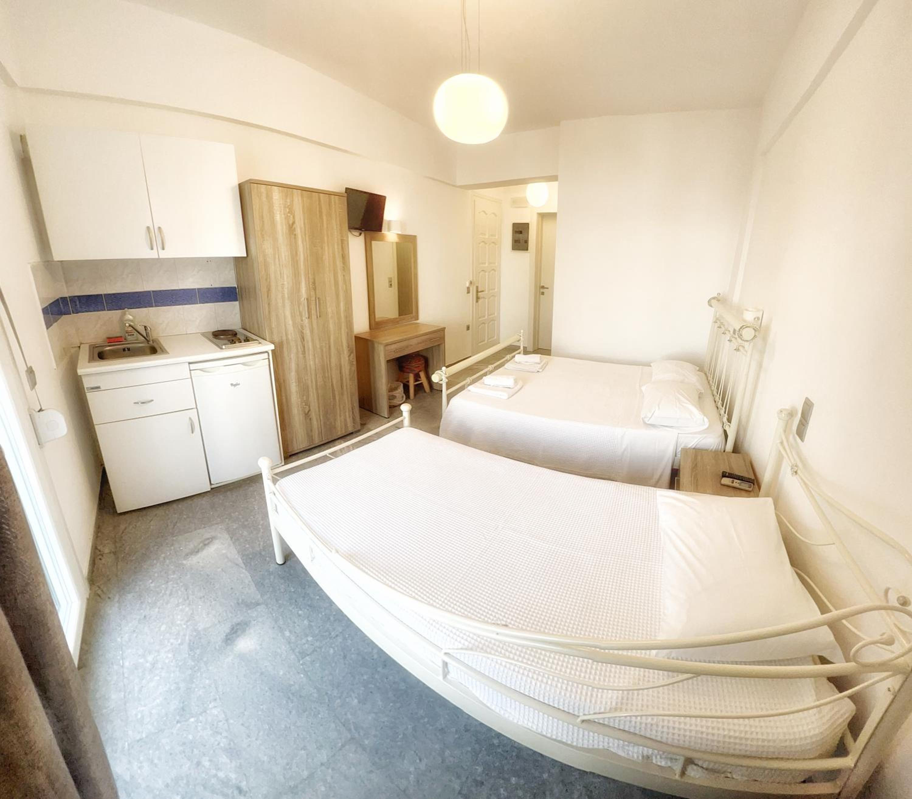 Studio (3 Adults) - Photo 4