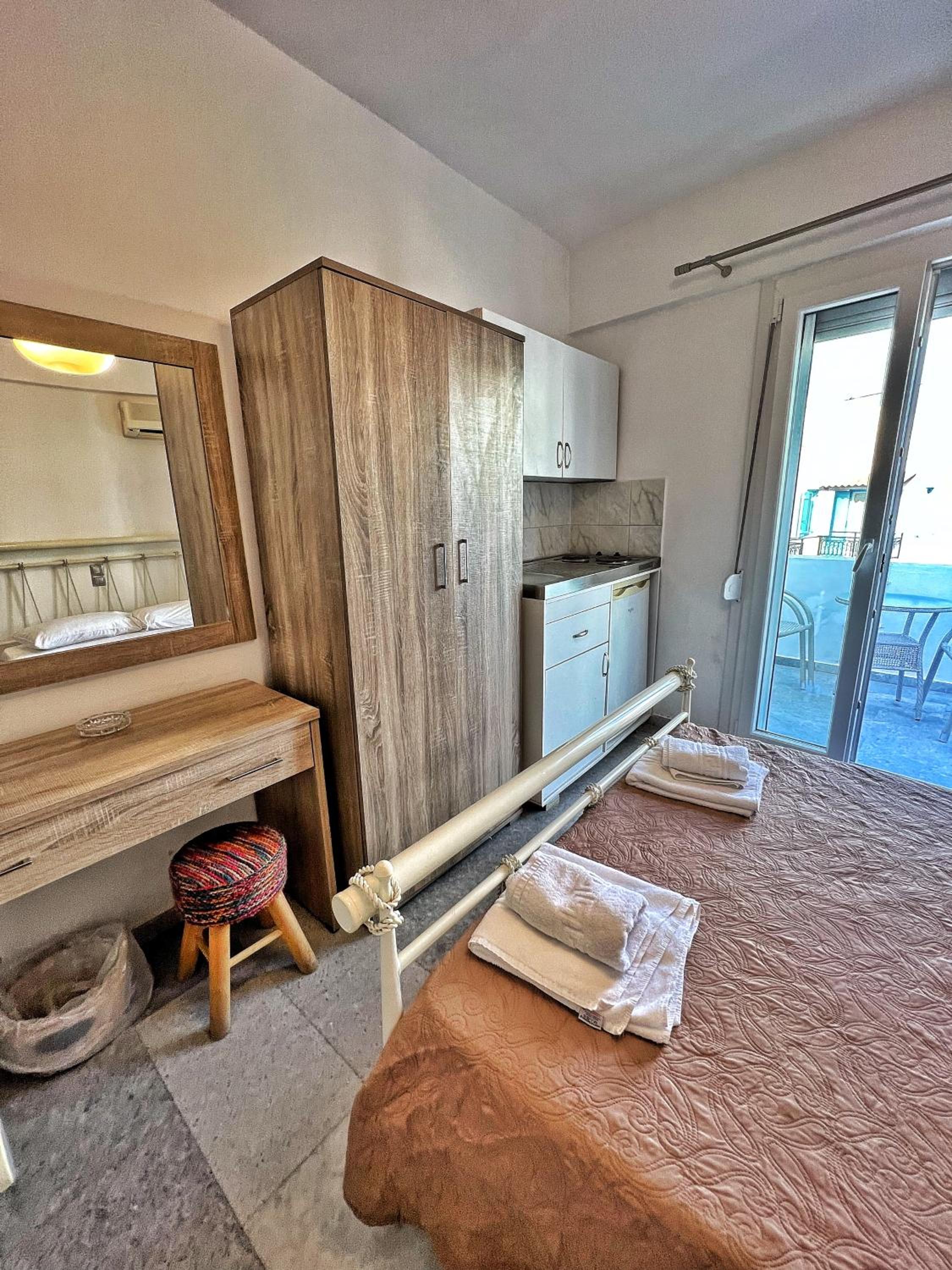 Studio (3 Adults) - Photo 2