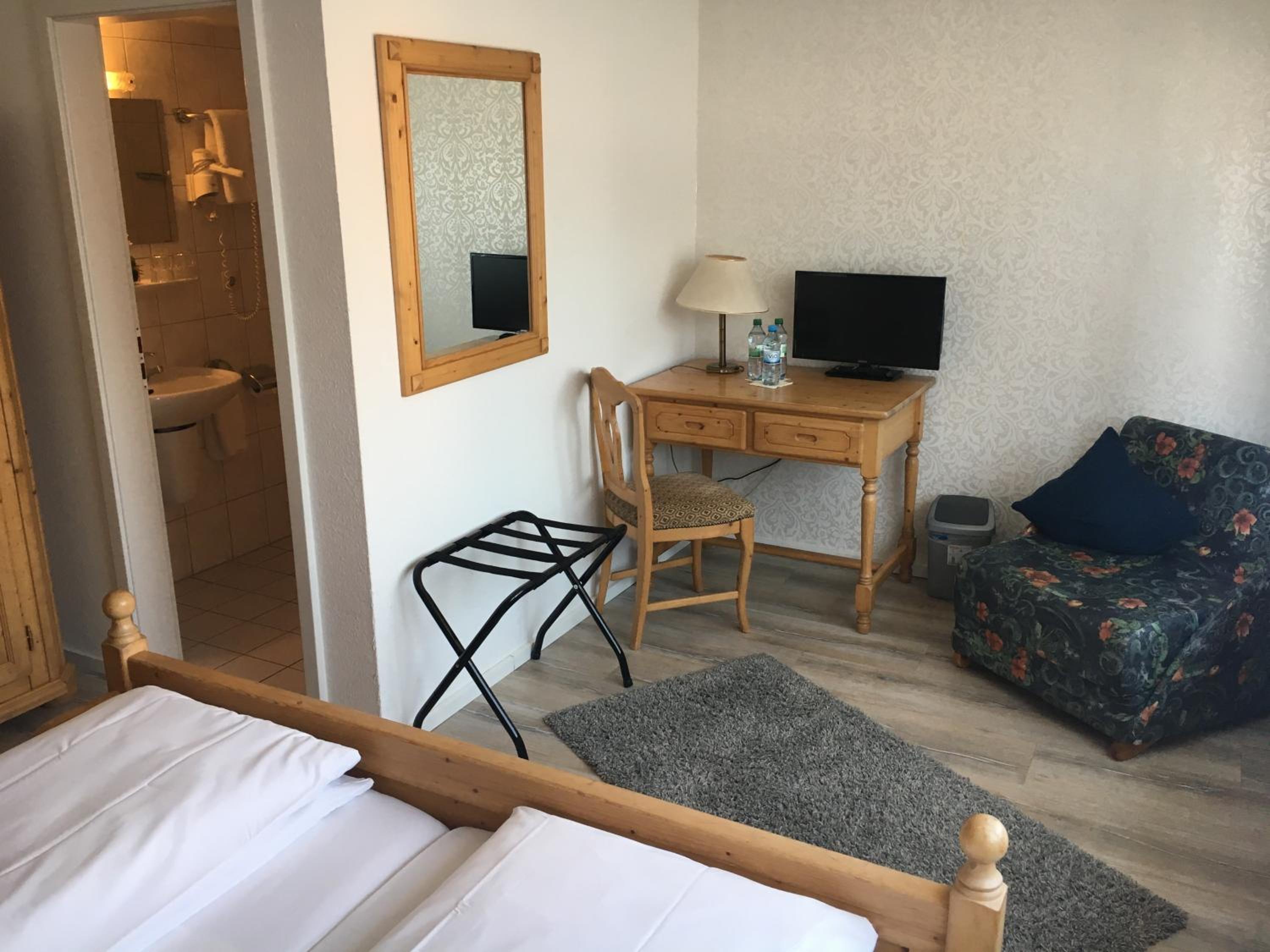 Double Room - Photo 5