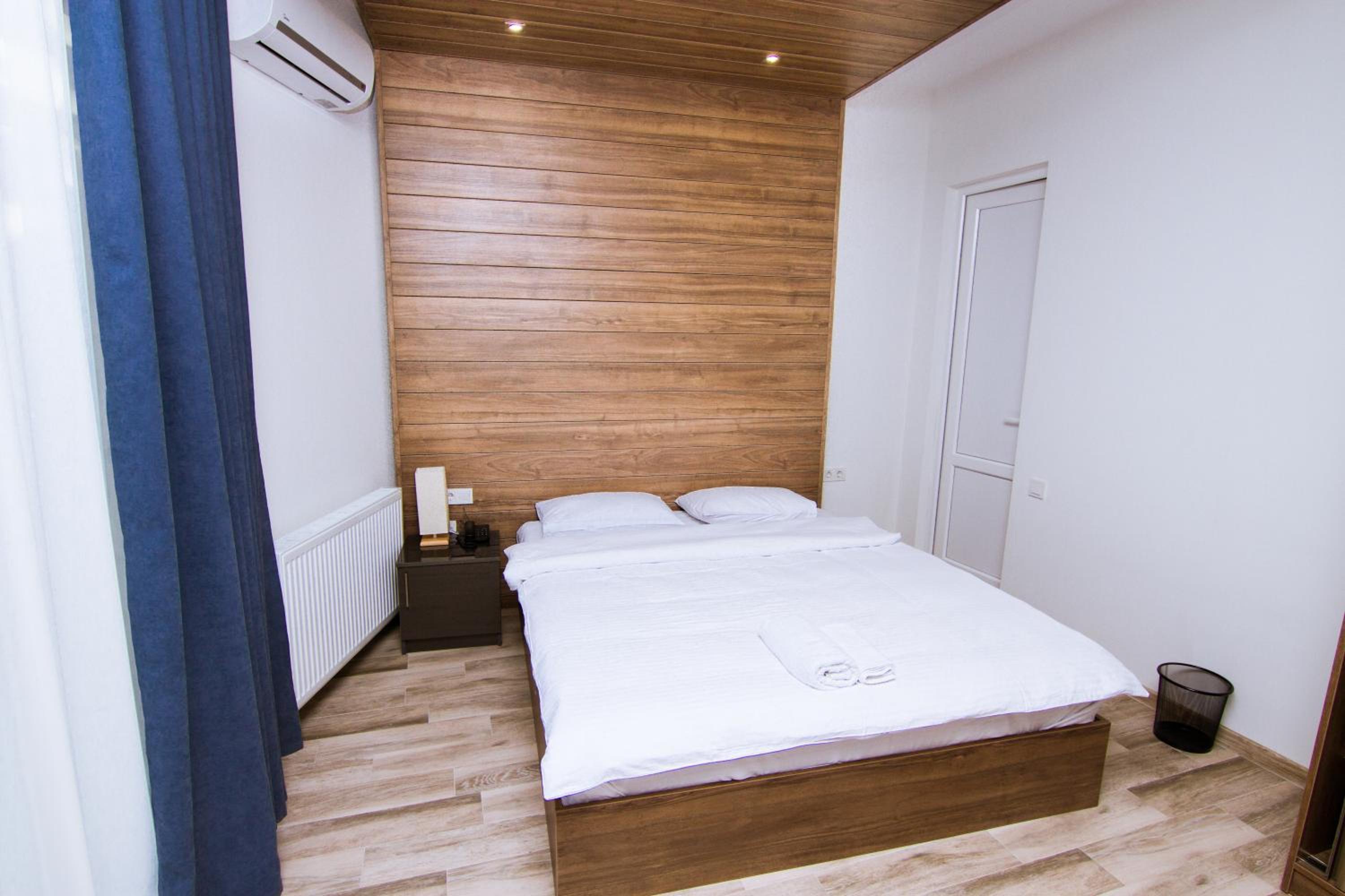 Double Room with Garden View - Photo 2