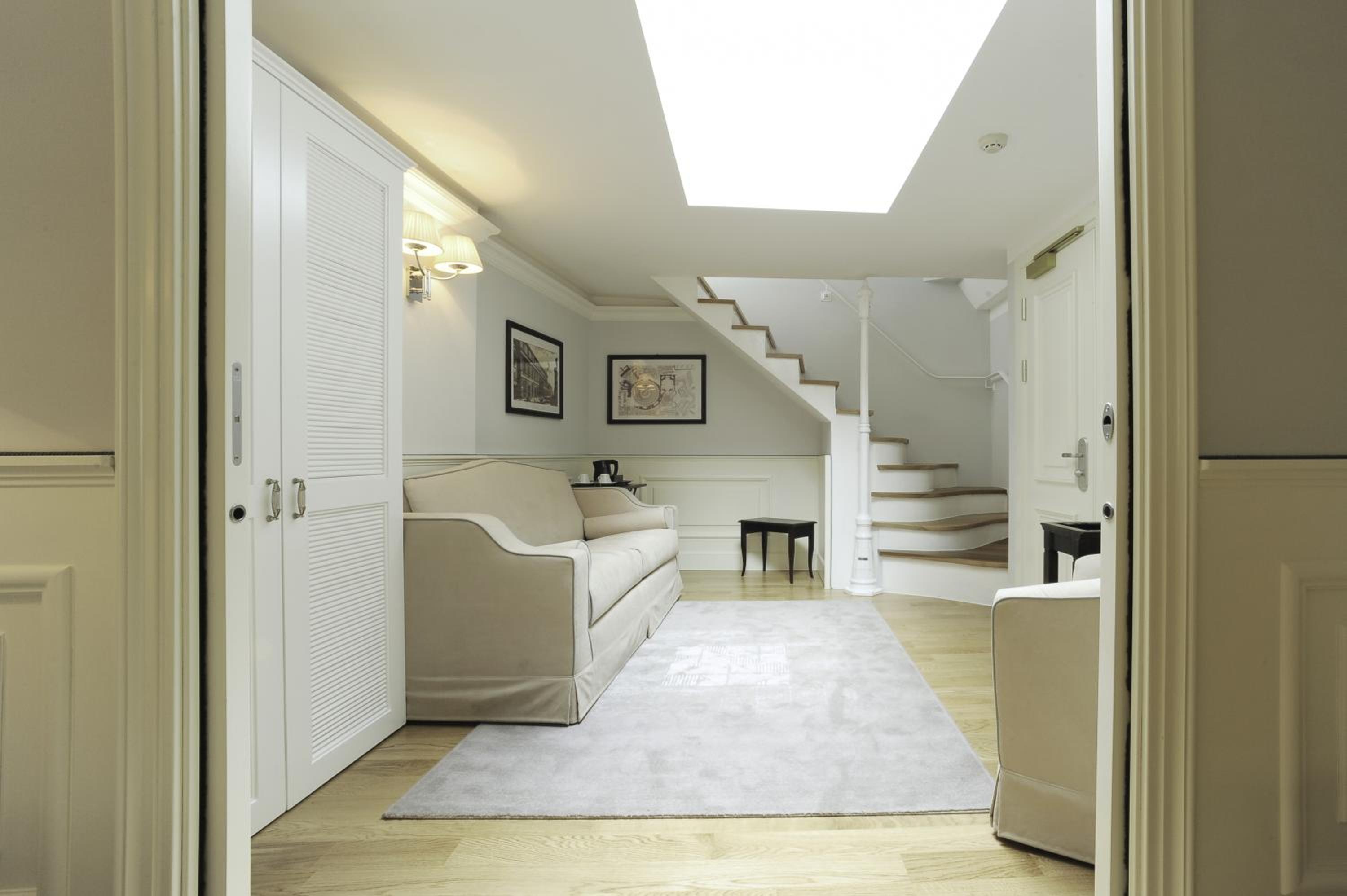 Suite with Terrace and Hot Tub photo 2