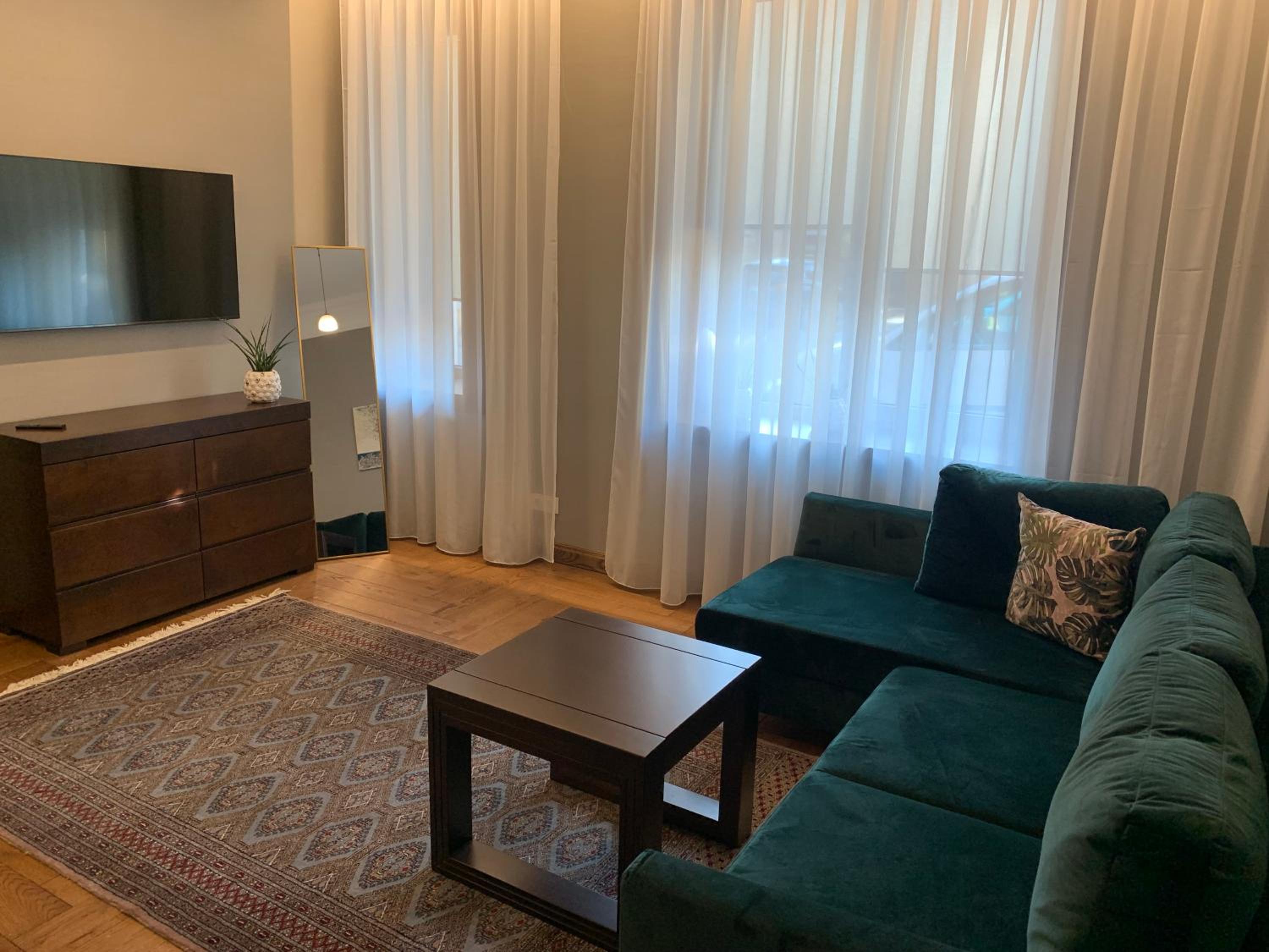 One-Bedroom Apartment - Photo 1