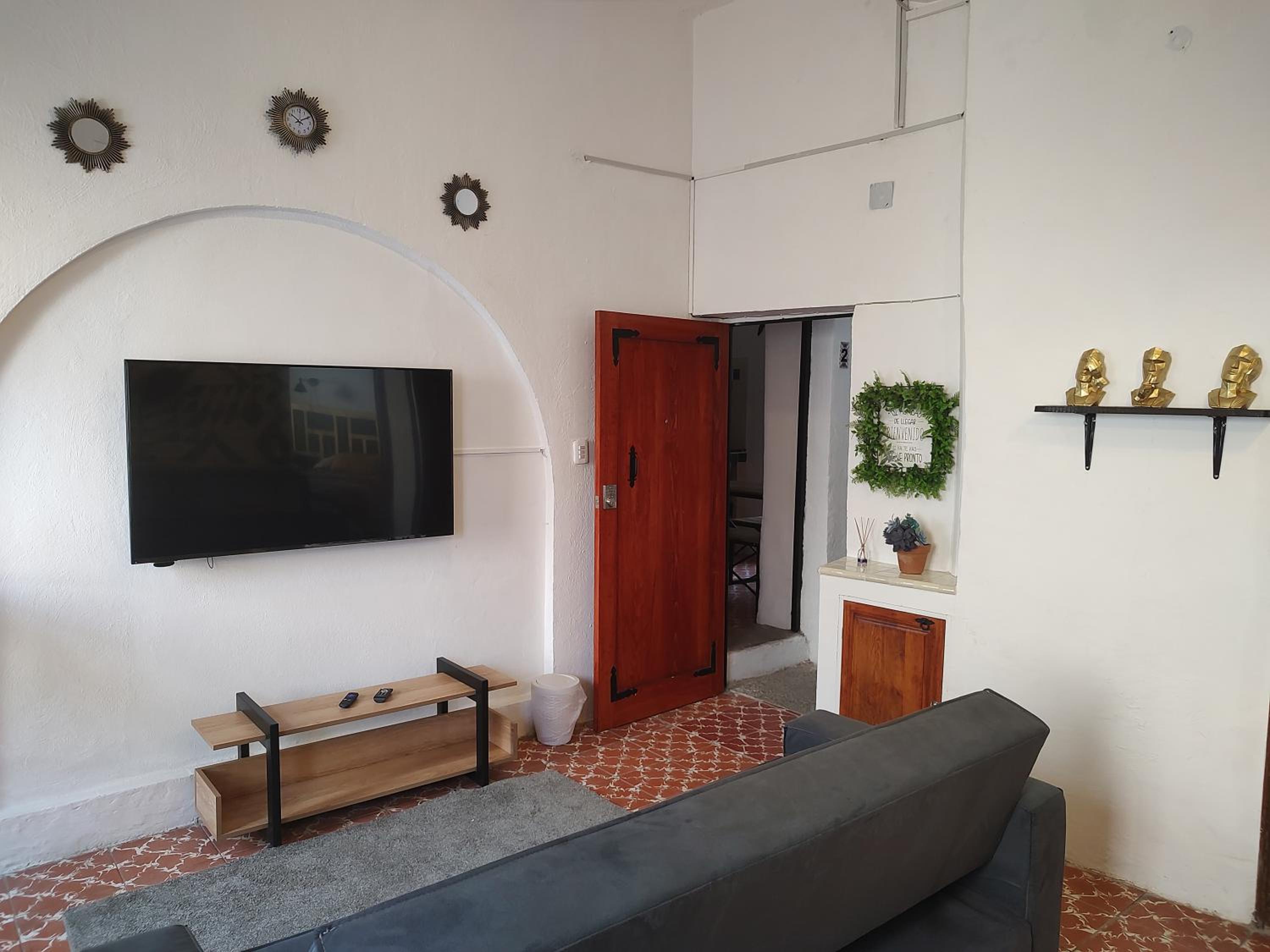 One-Bedroom Apartment - Photo 17