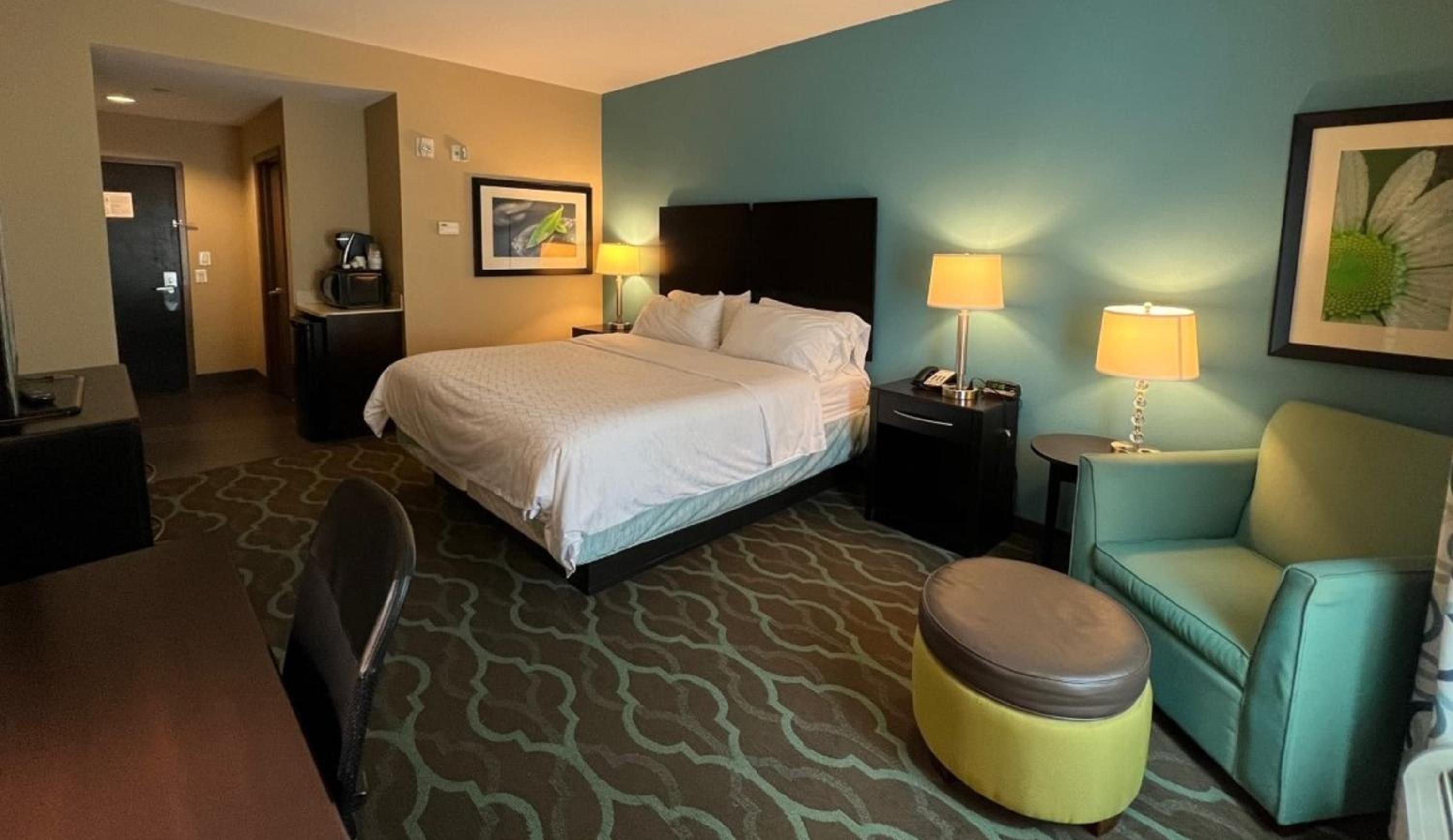 Standard King Room - Communications Accessible