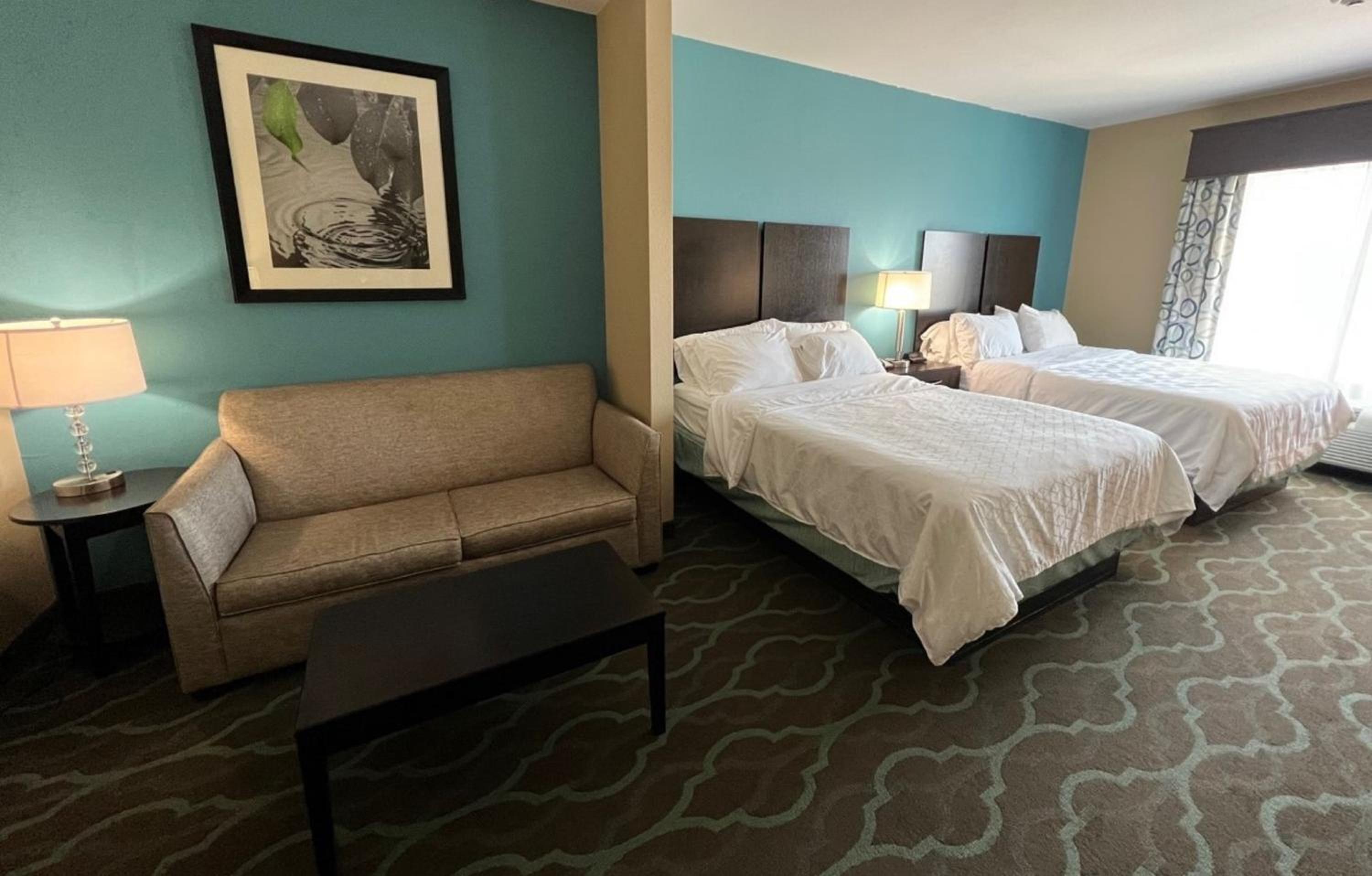 One-Bedroom Double Suite - Non-Smoking