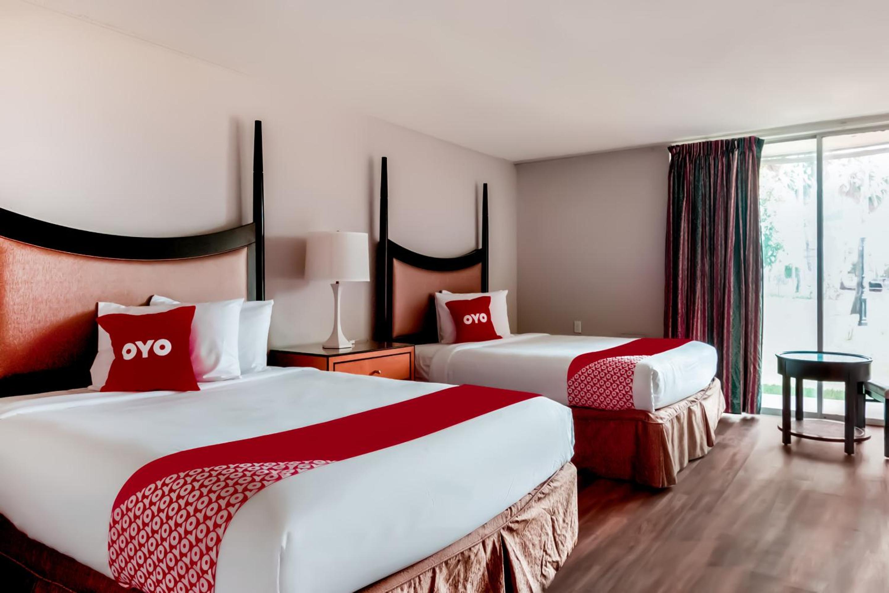 3 Queen Bed - Photo 1