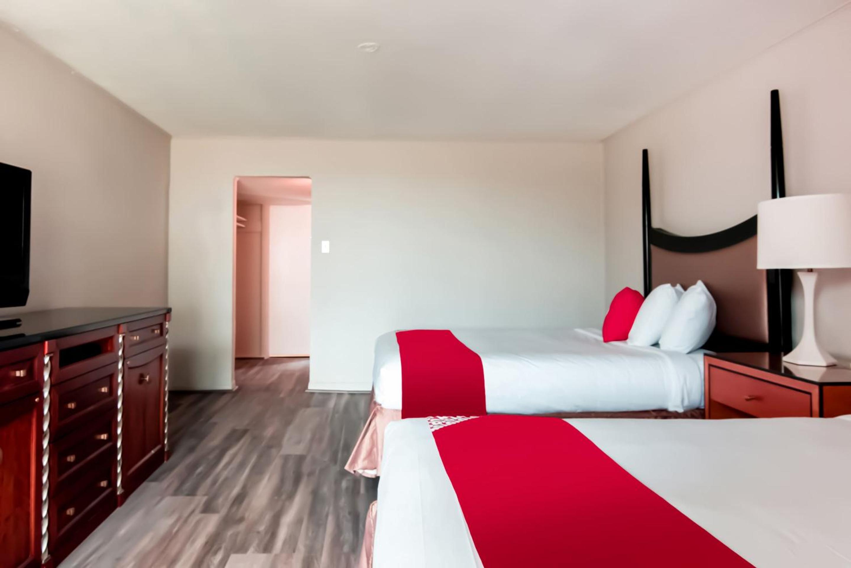 3 Queen Bed - Photo 6
