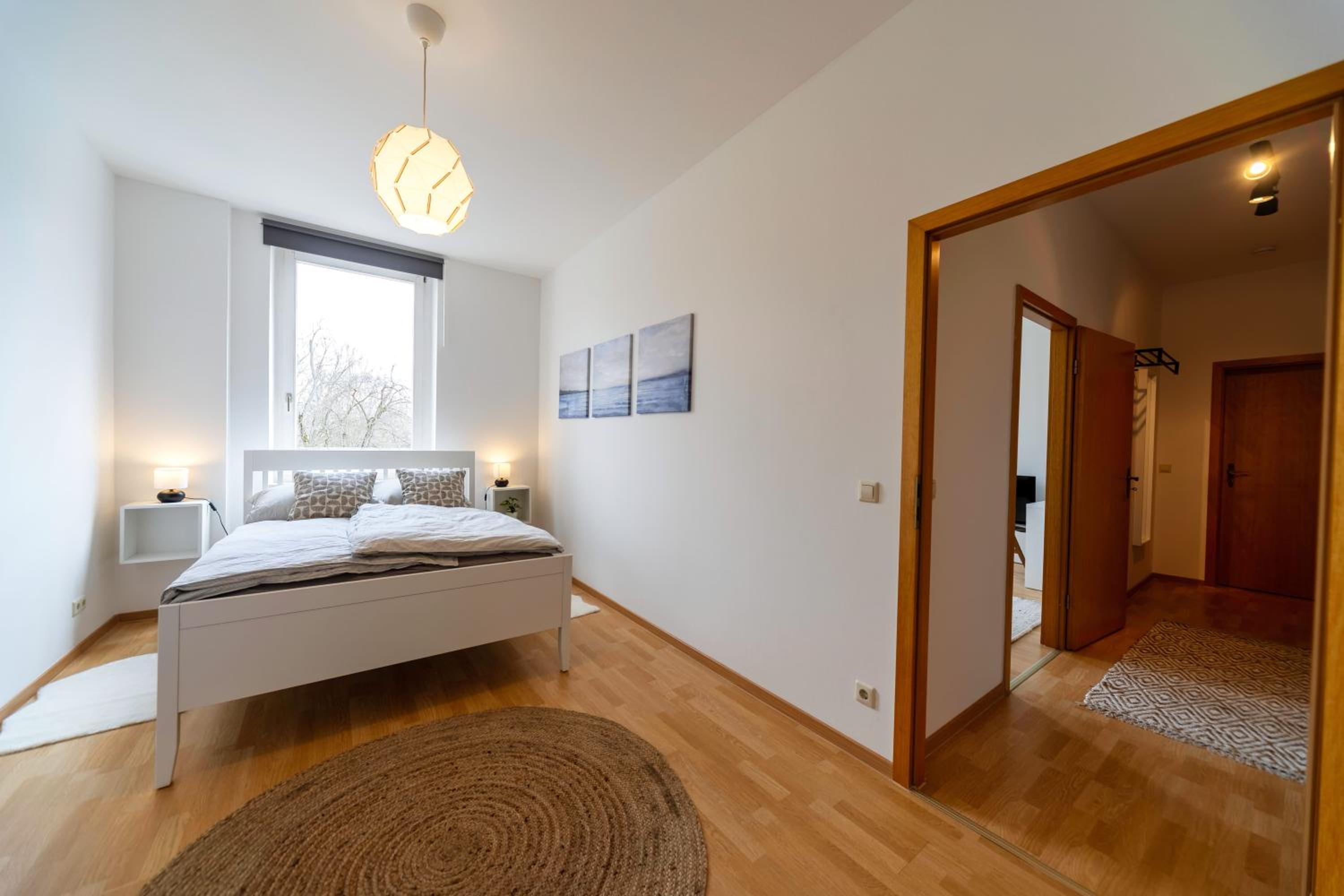 One-Bedroom Apartment photo 1