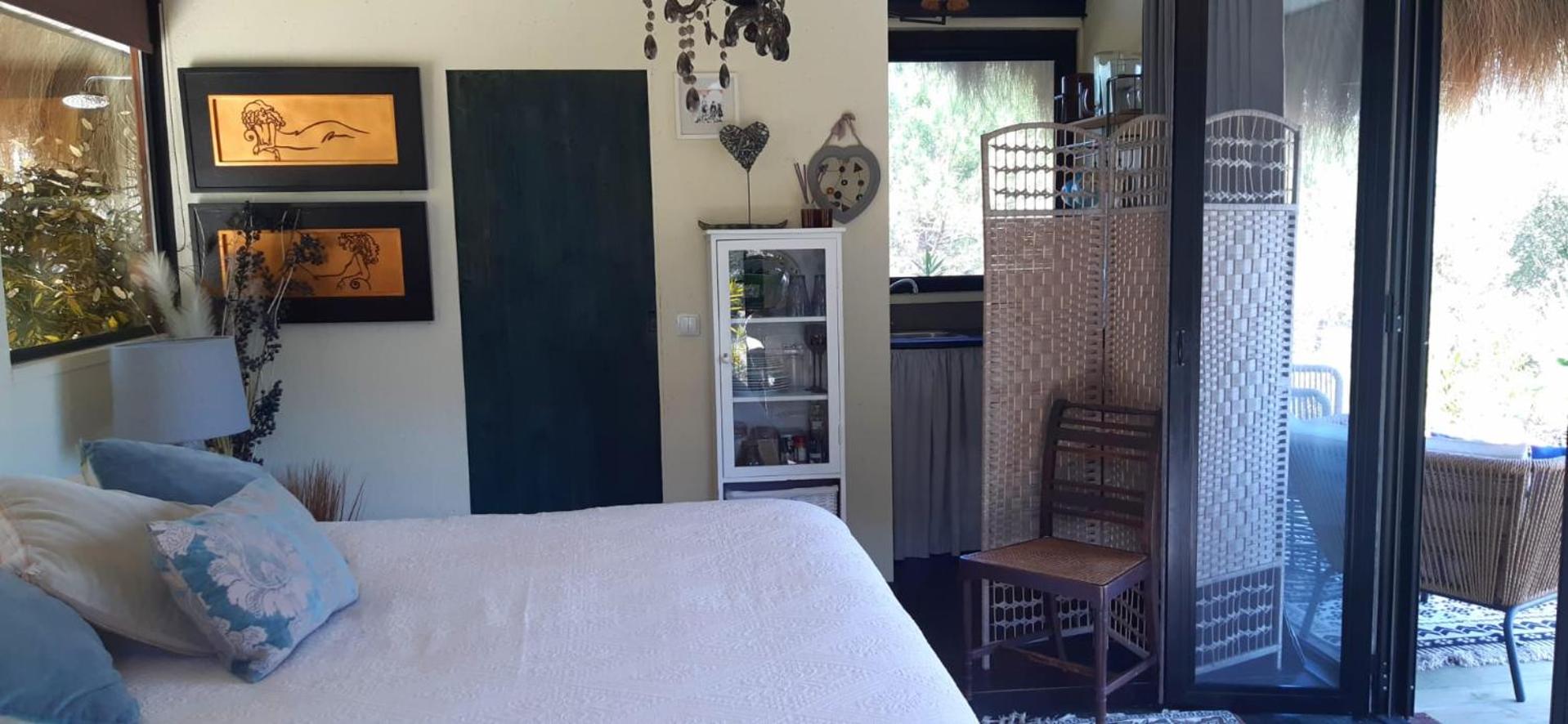 Deluxe Bungalow with Garden View photo 3
