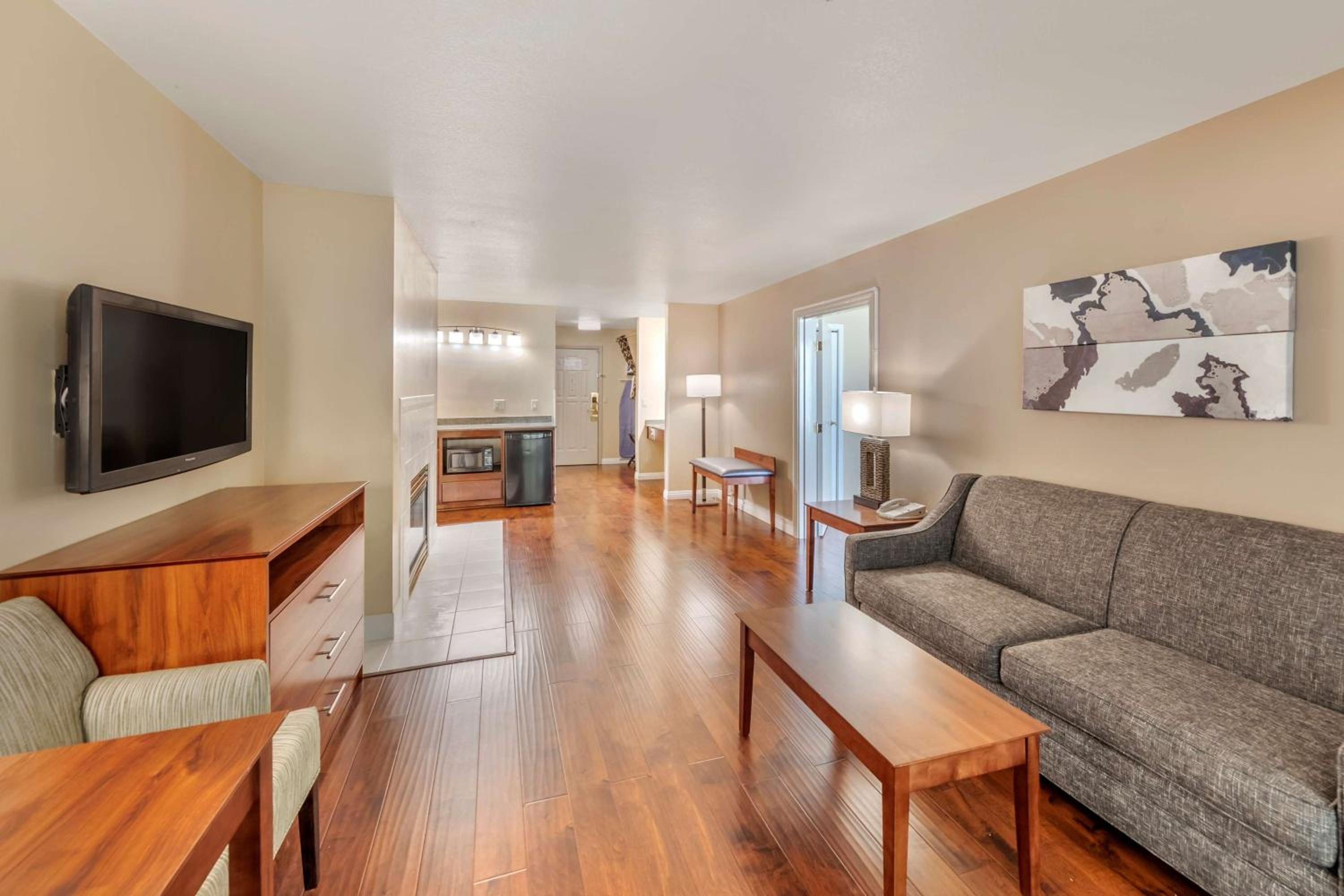 King Suite - Photo 1