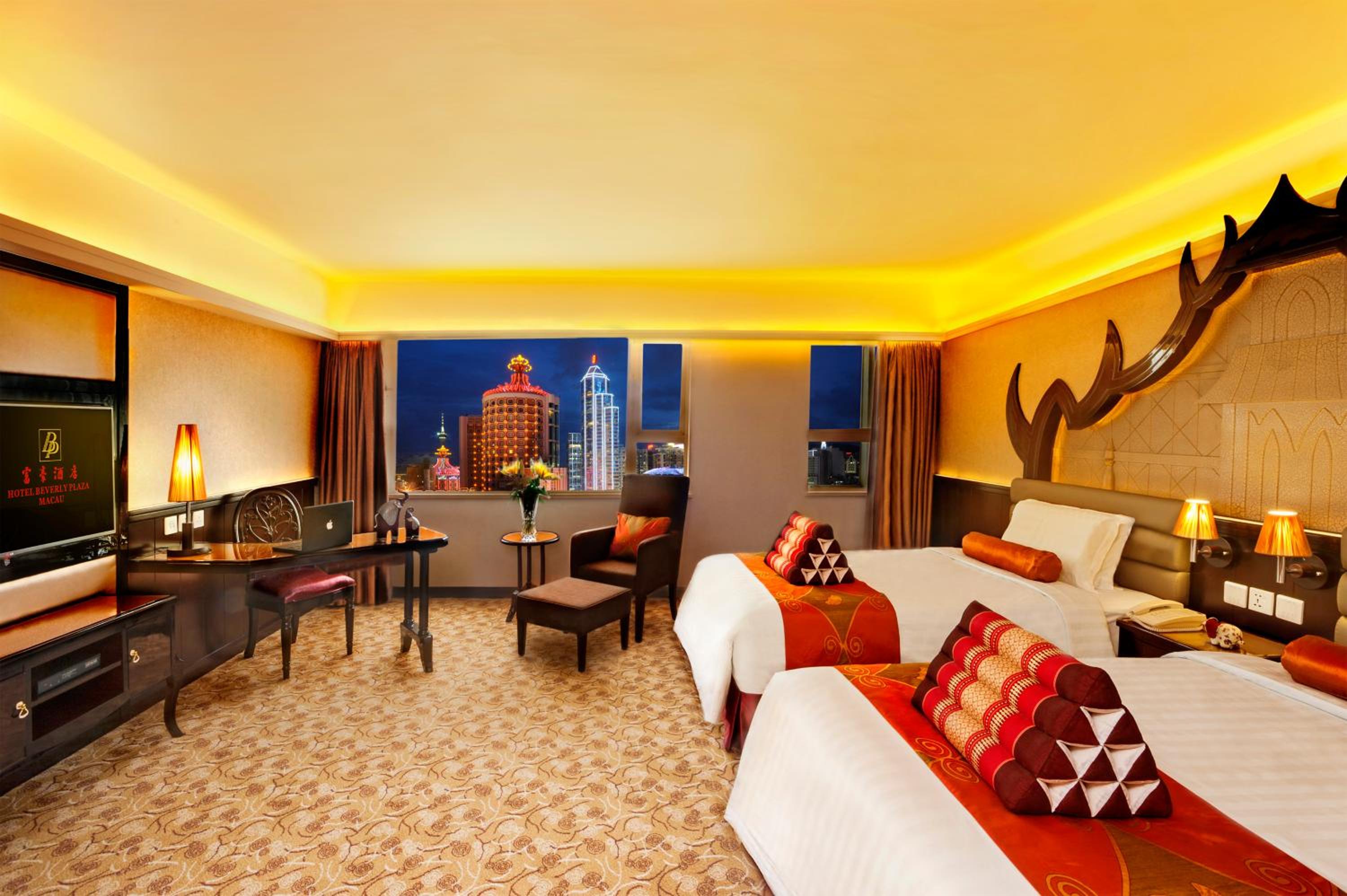 Grand Deluxe Queen or Twin Room photo 3