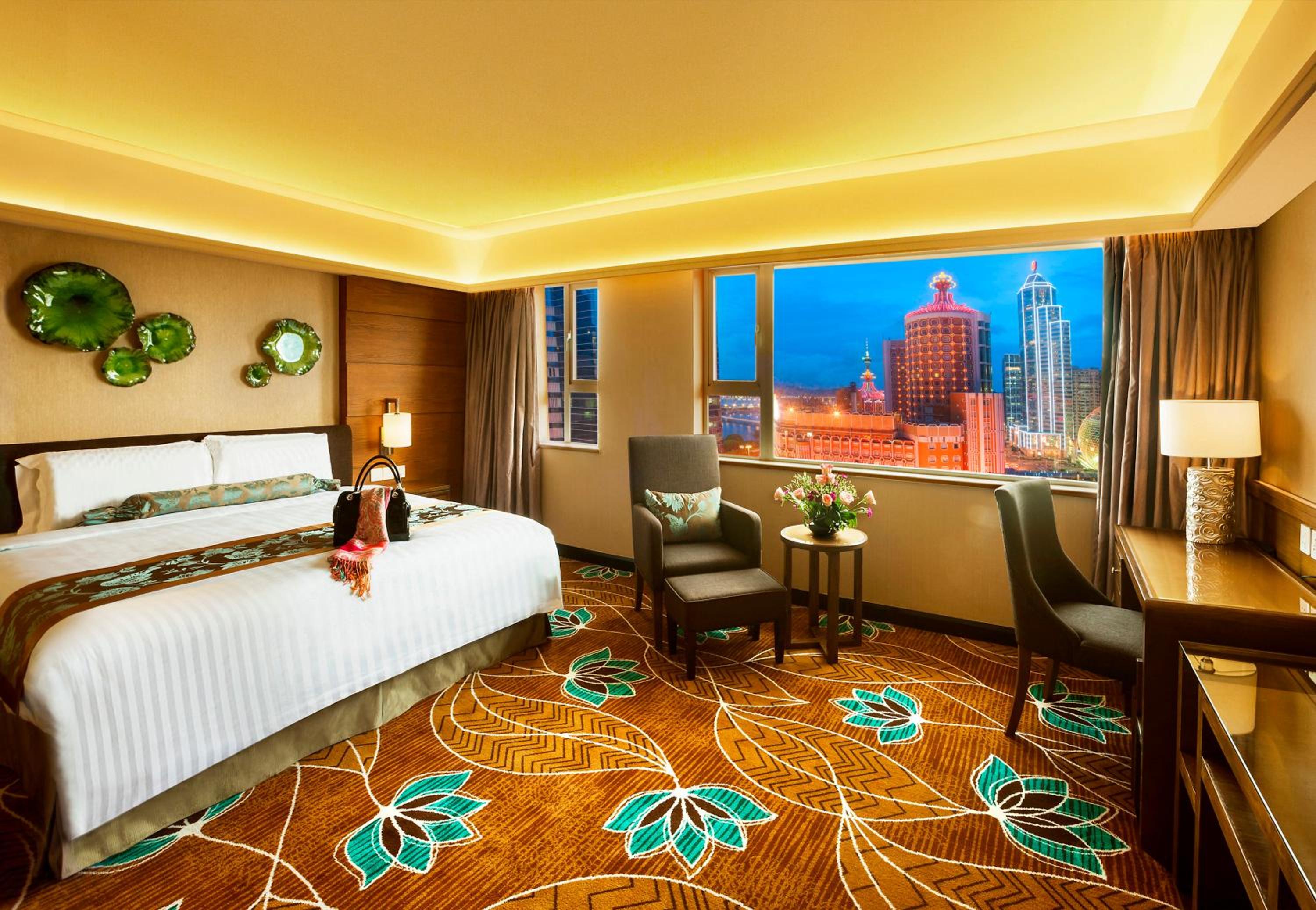Grand Deluxe Queen or Twin Room photo 2