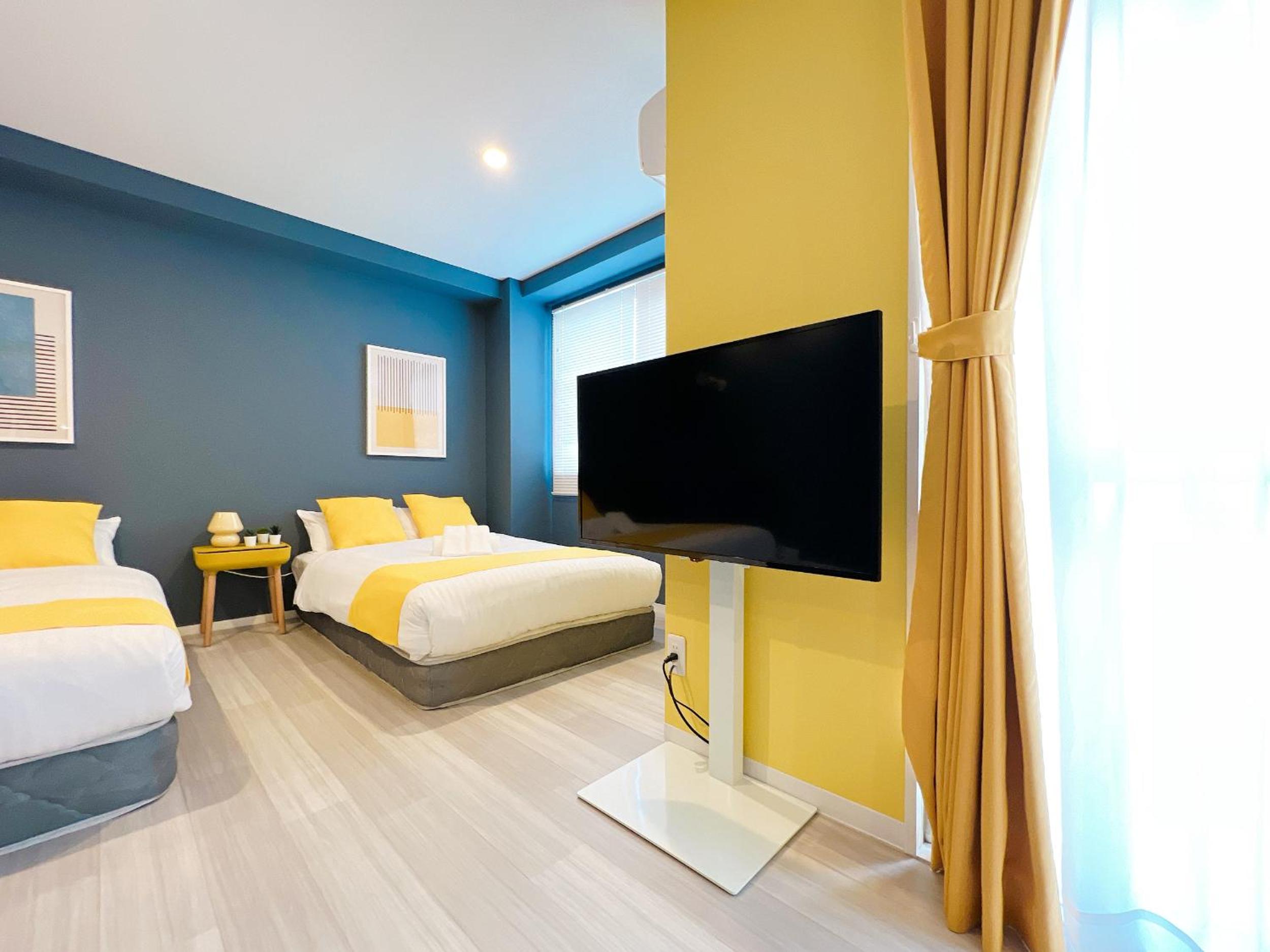 Apartment with Balcony - Photo 25