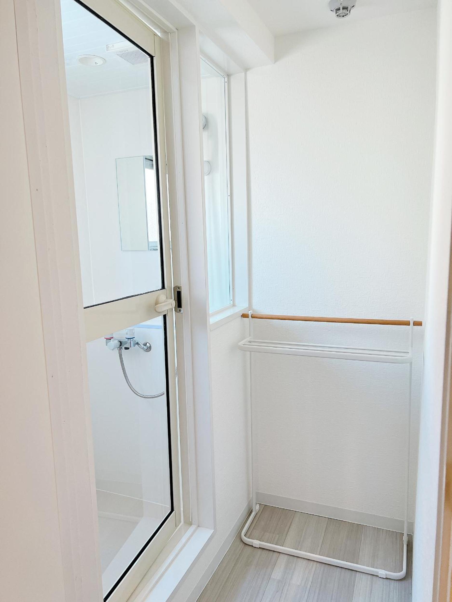 Apartment with Balcony - Photo 5