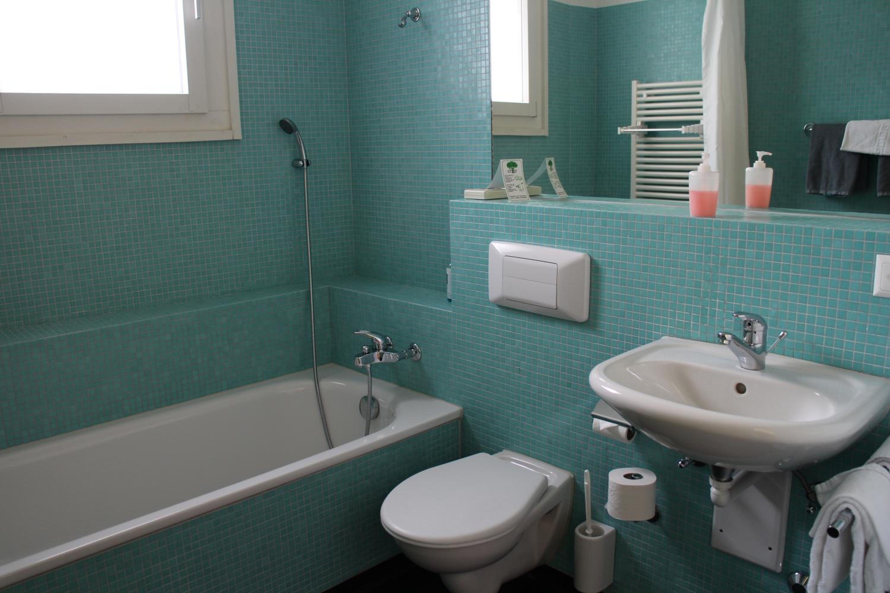 Standard Double Room - Photo 5