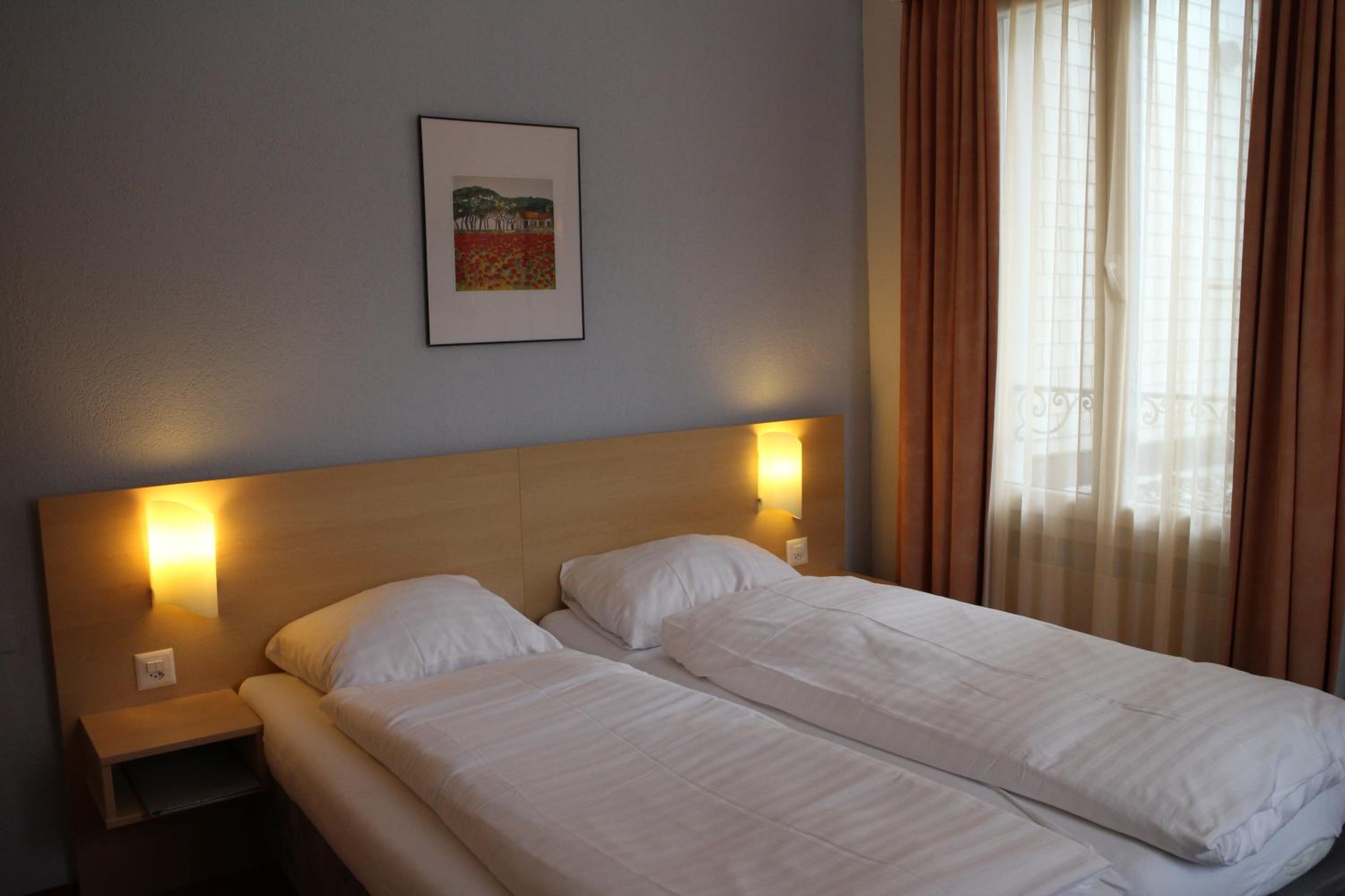 Standard Double Room - Photo 4