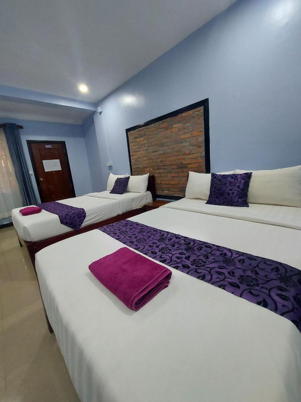 Standard Twin Room - Photo 8