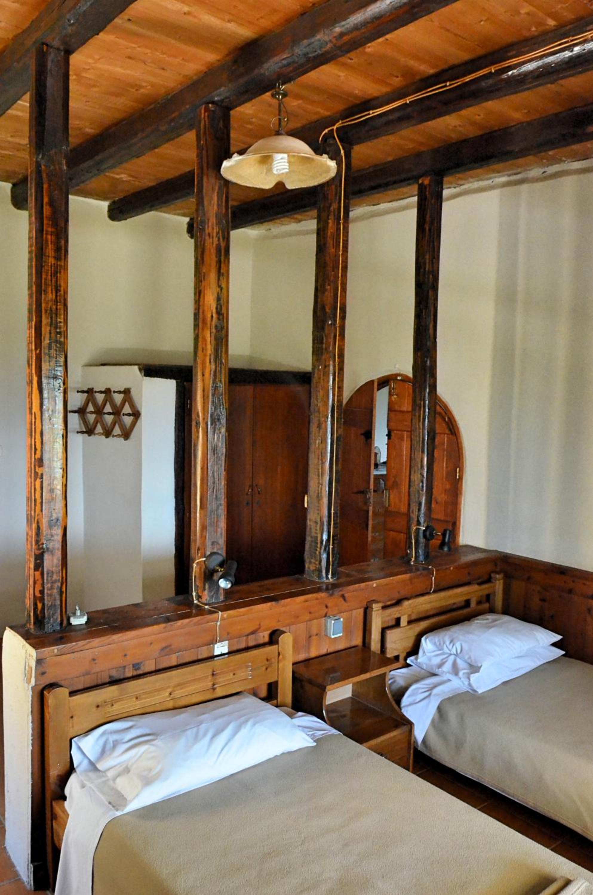 Two-Bedroom Cottage with Mountain View photo 1