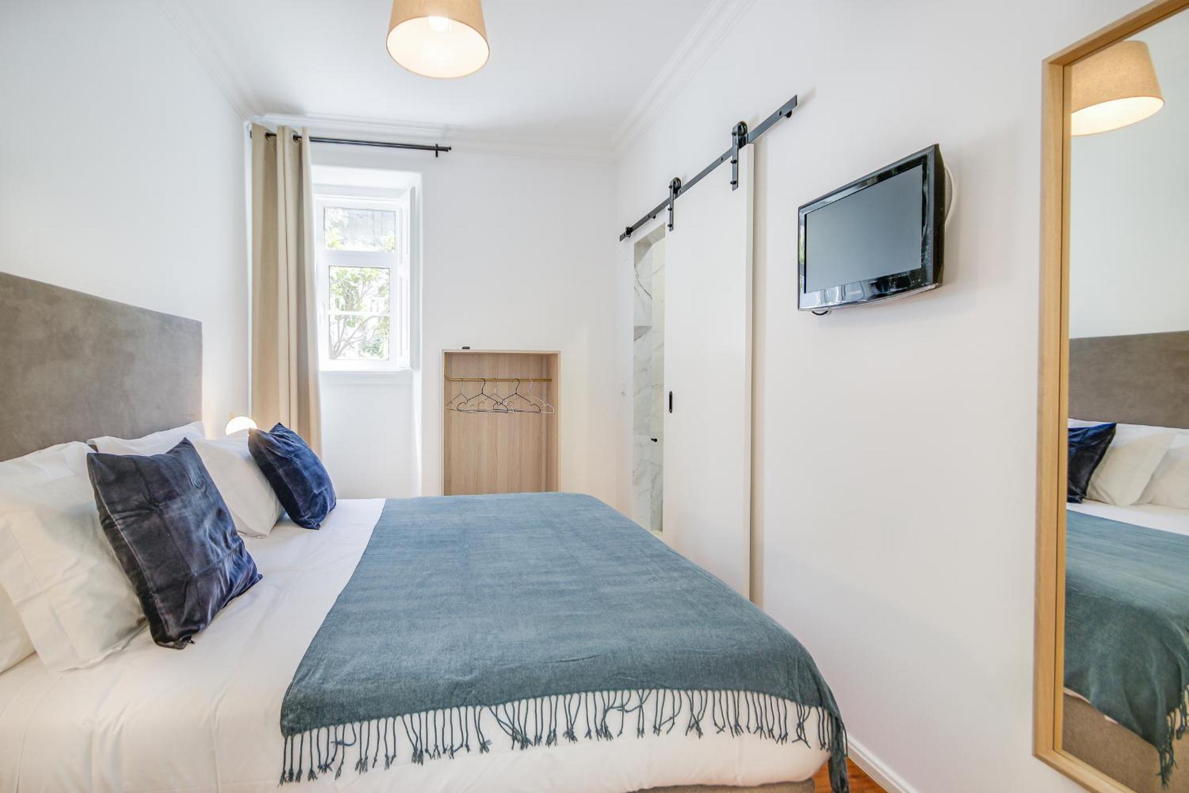 Standard Double or Twin Room - Photo 6
