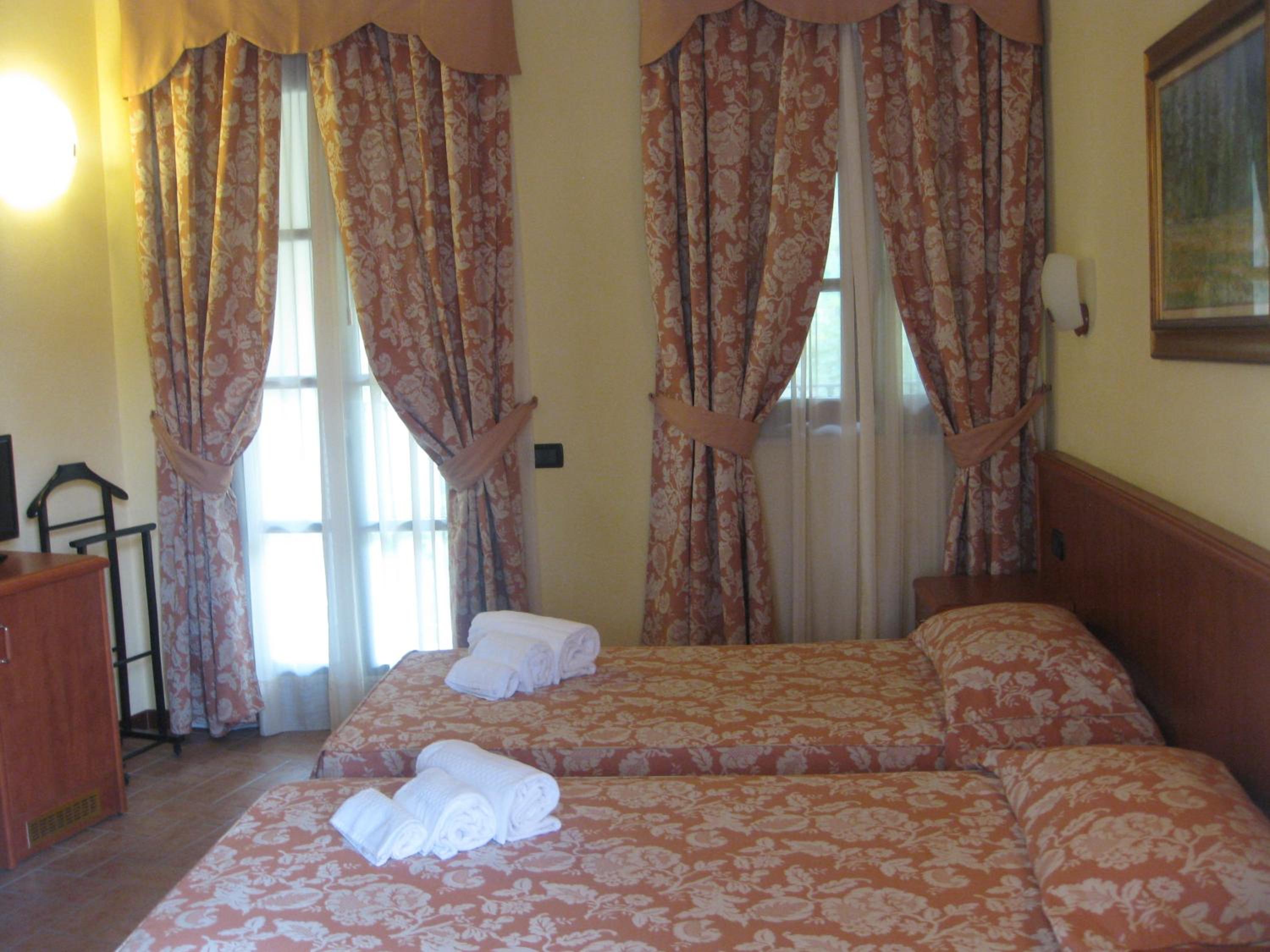 Twin Room with Balcony photo 3